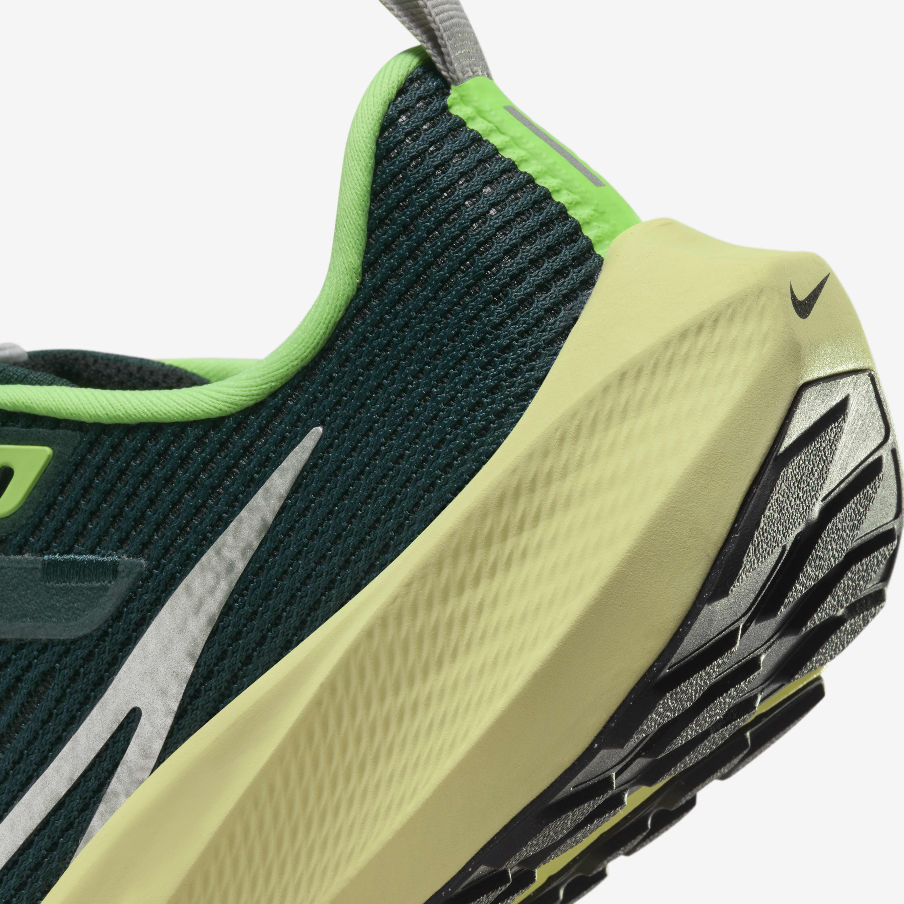 Nike Air Zoom Pegasus 40 image number 7