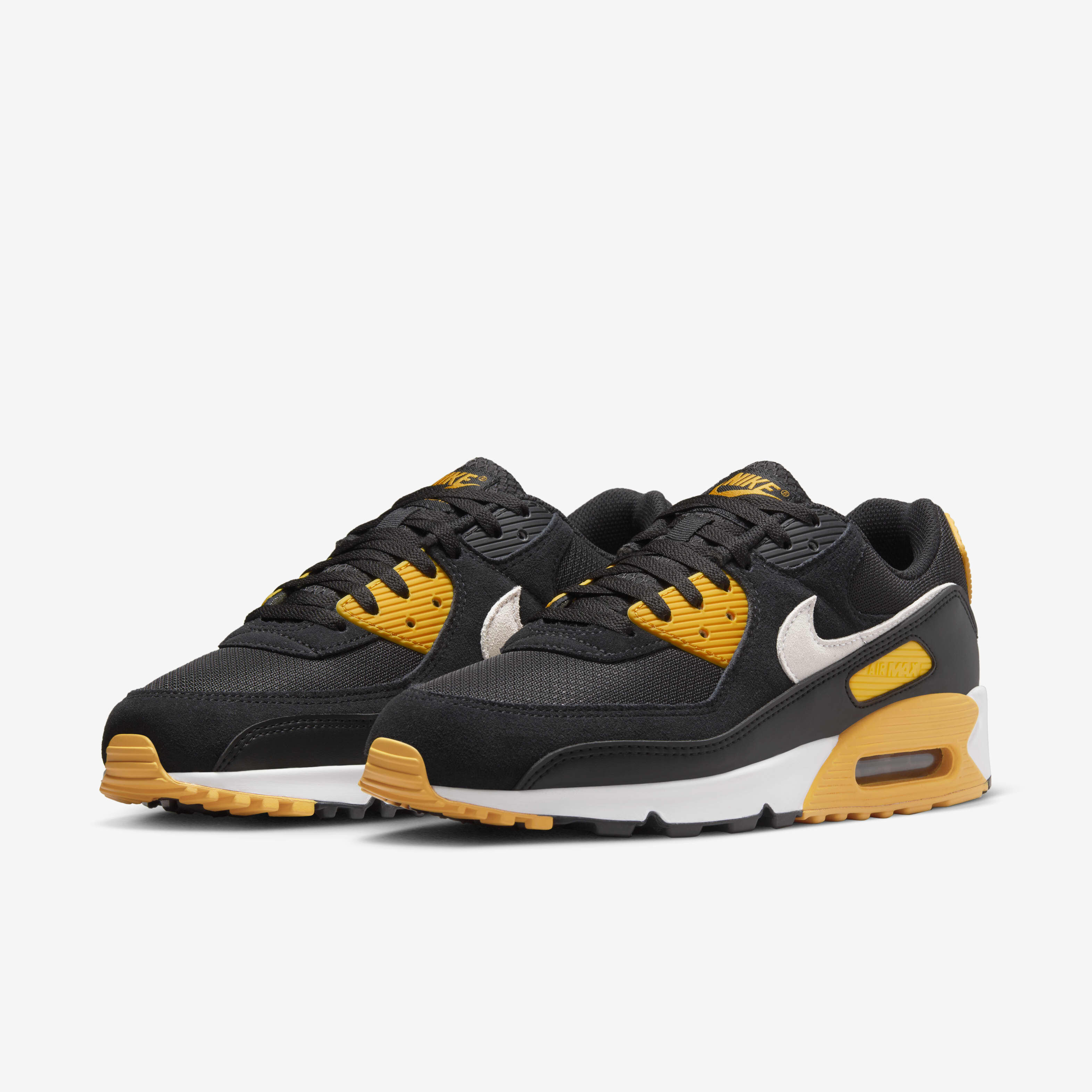 Buy Nike Air Max 90 Men s Shoes Nike Saudi Official