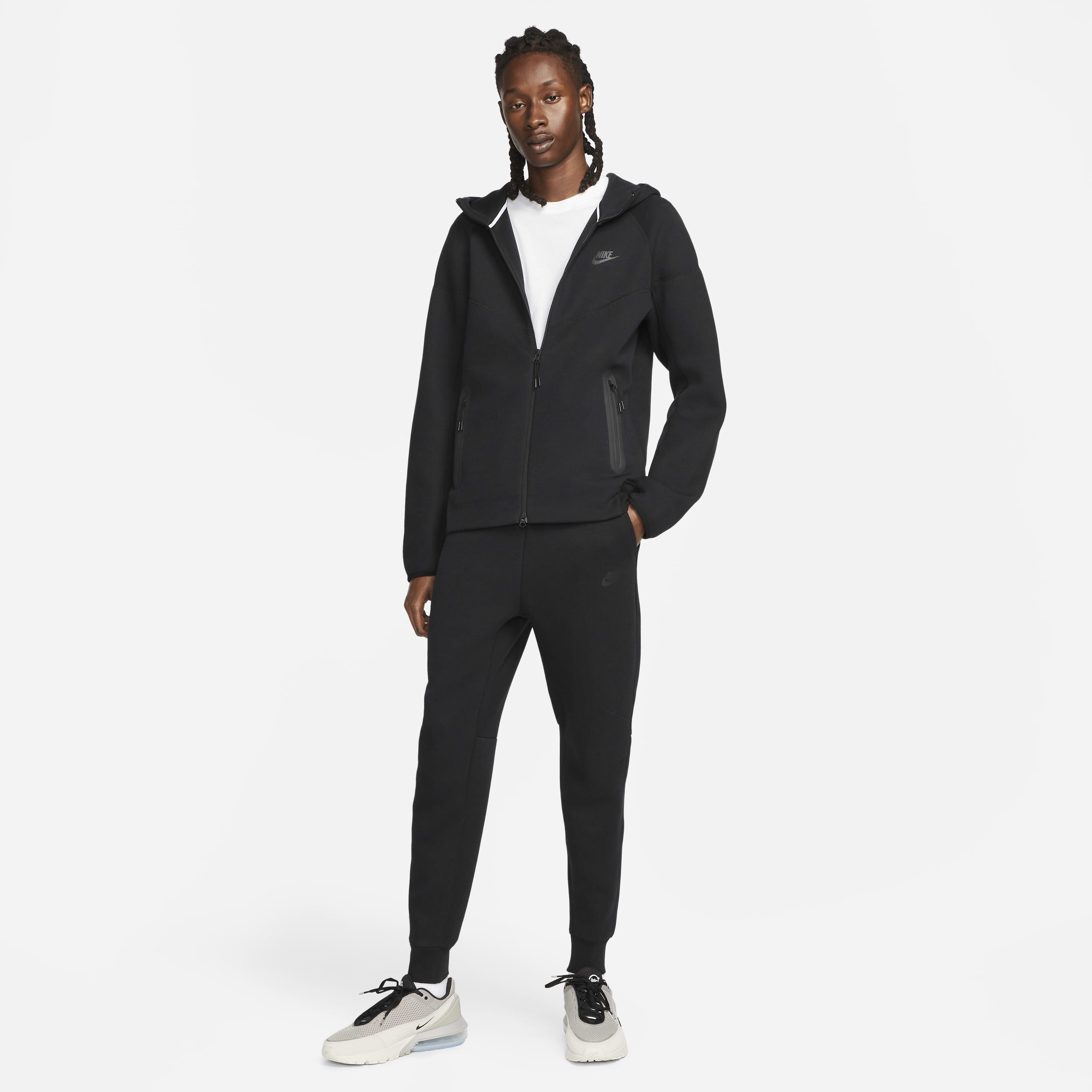 Nike sports tech online