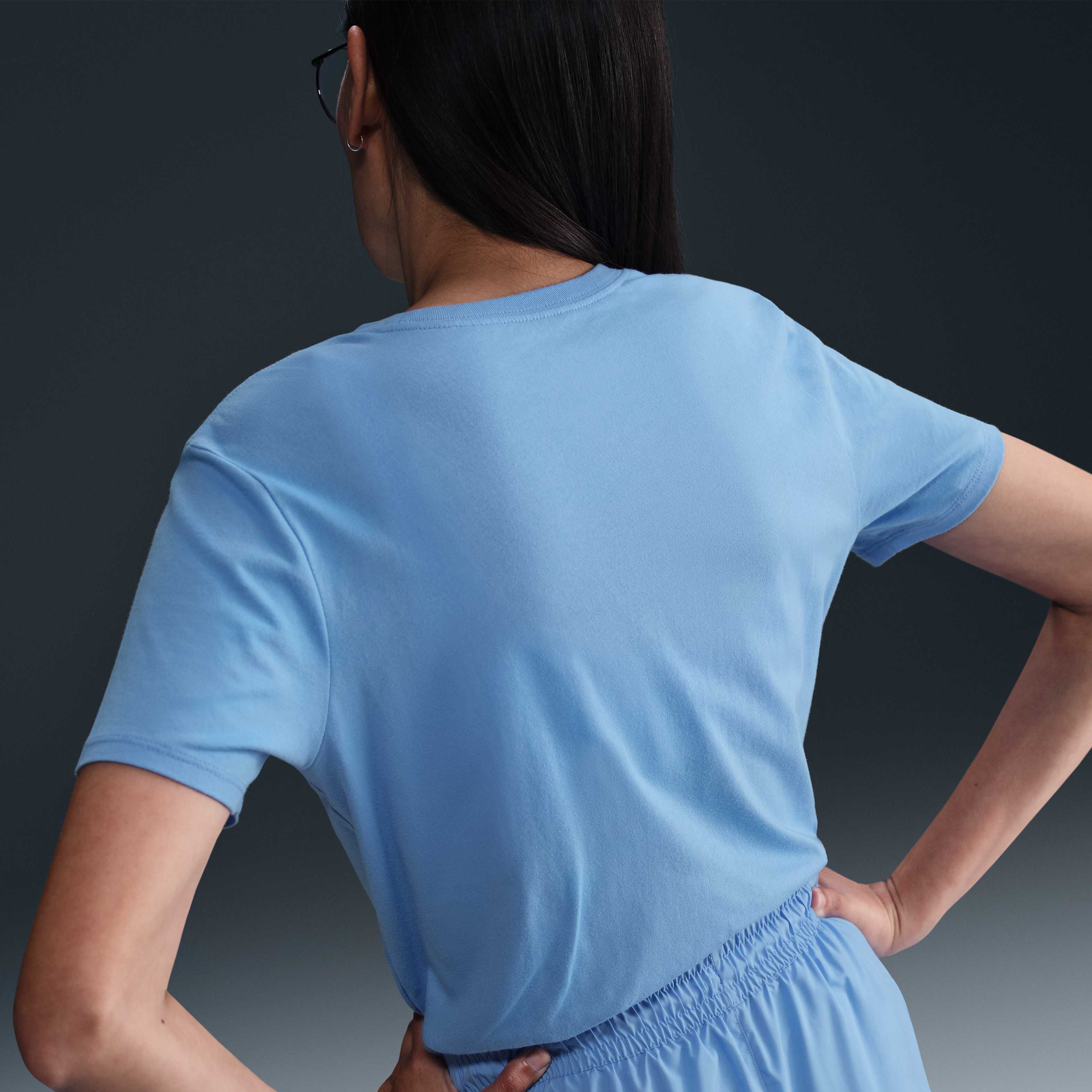 Nike Sportswear Essentials image number 1