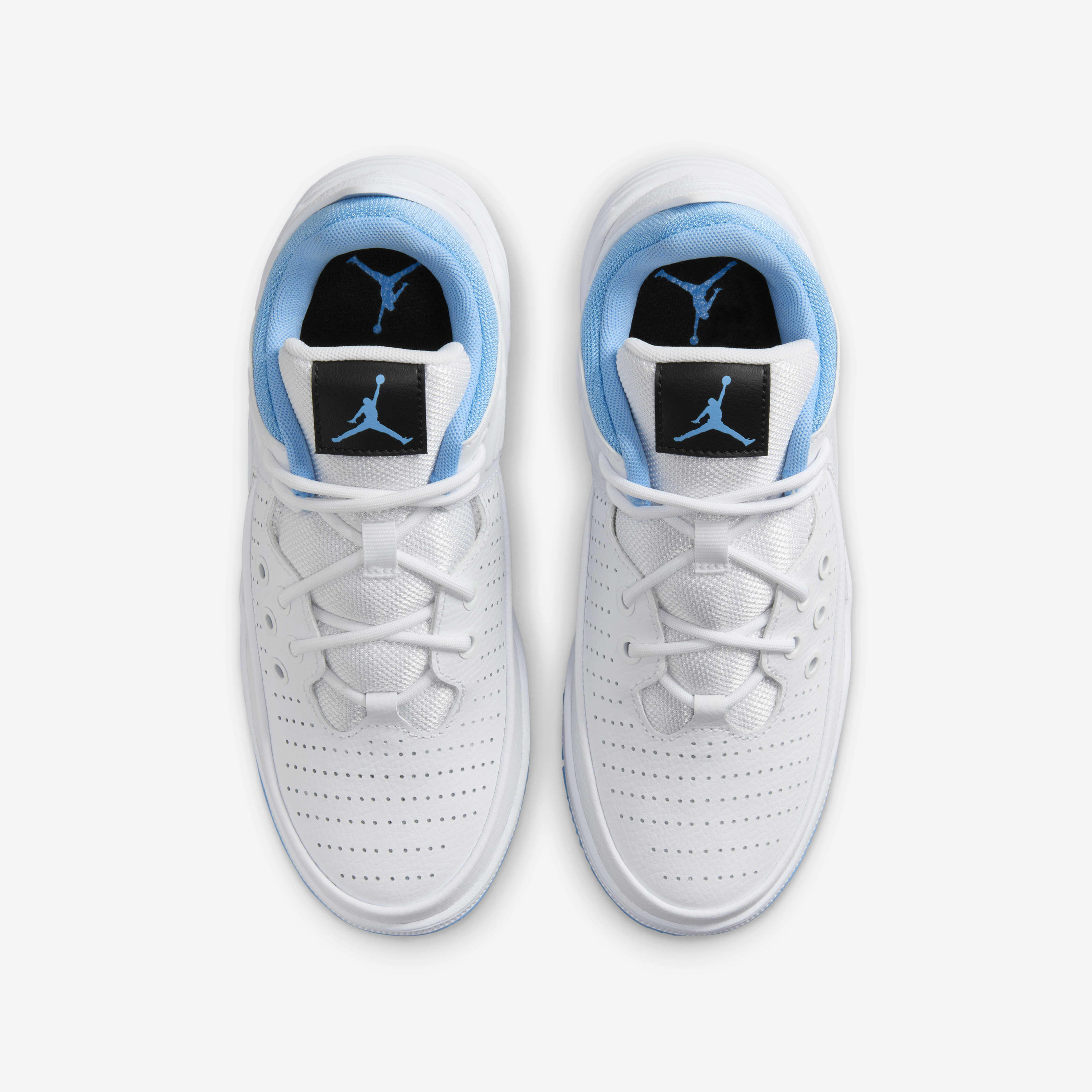 Buy Jordan Max Aura 5 Older Kids' Shoes - White/Black/University Blue |  Nike Saudi Official