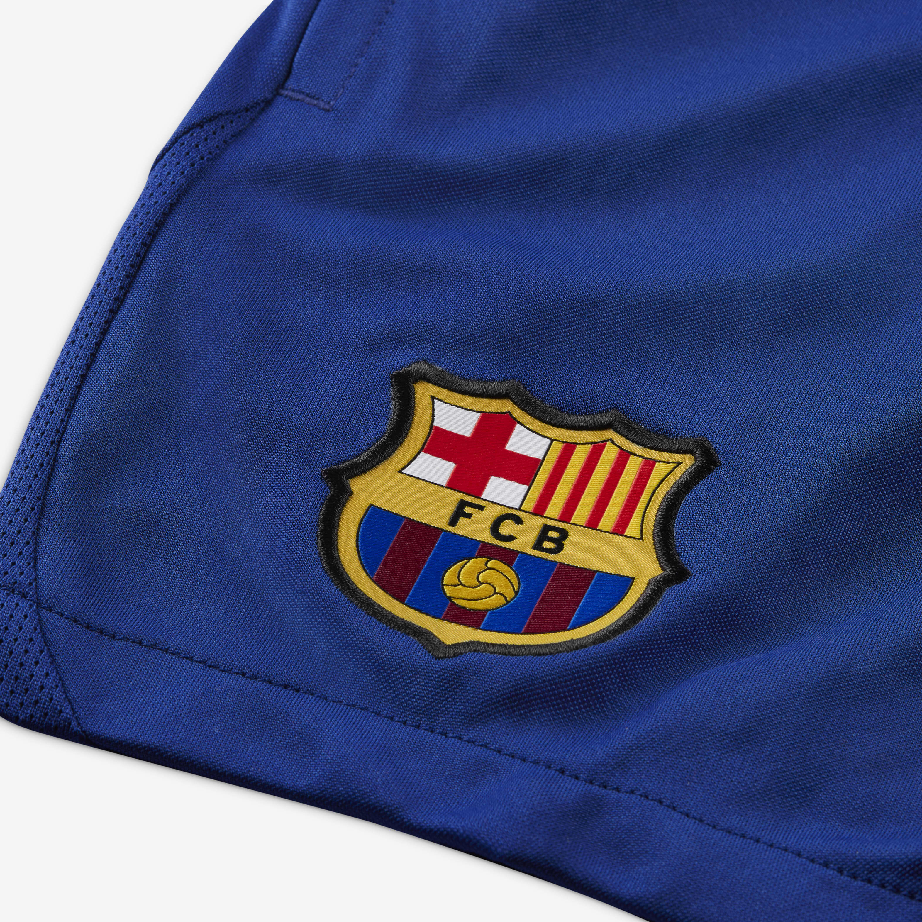 F.C. Barcelona Academy Pro image number 2