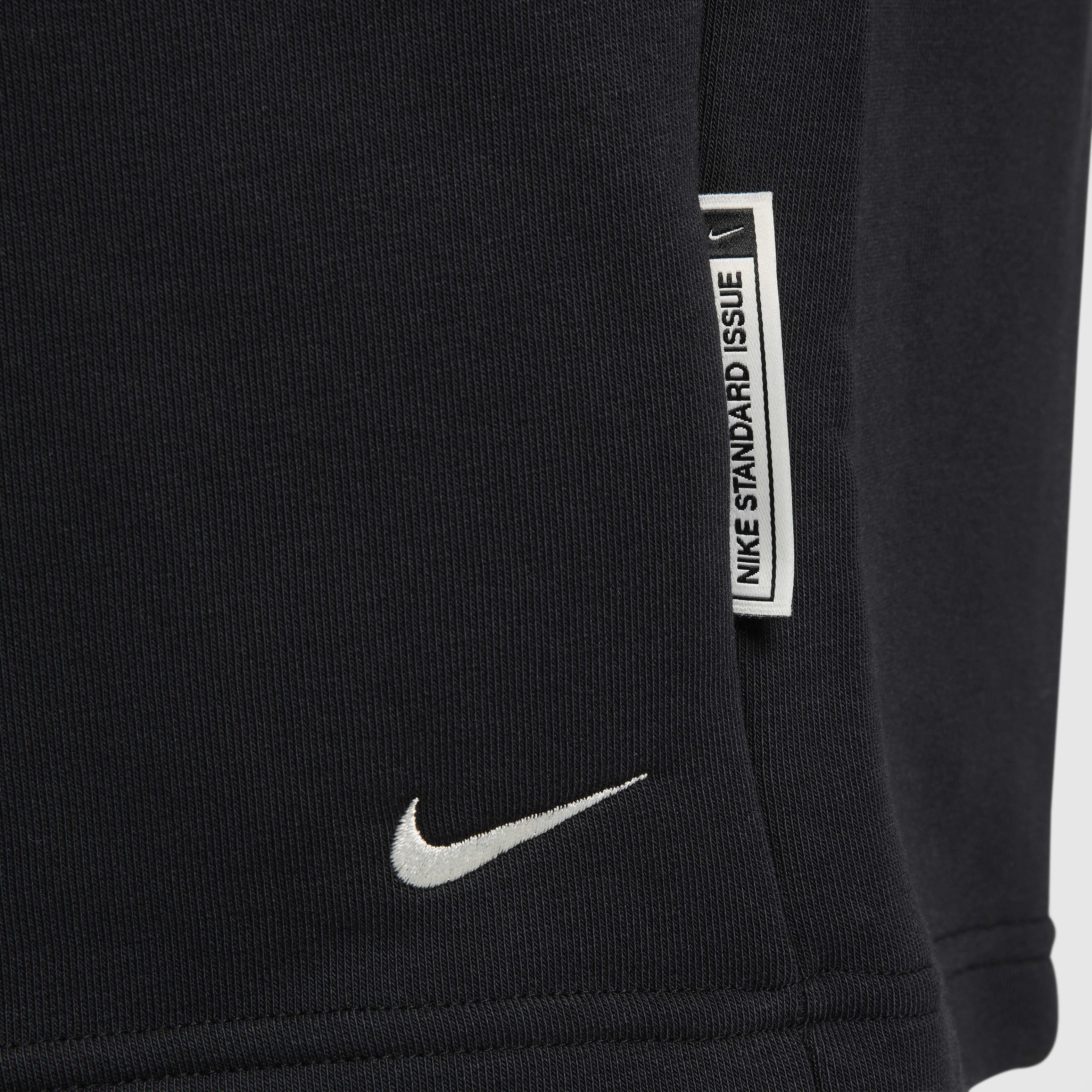 Nike Standard Issue image number 12