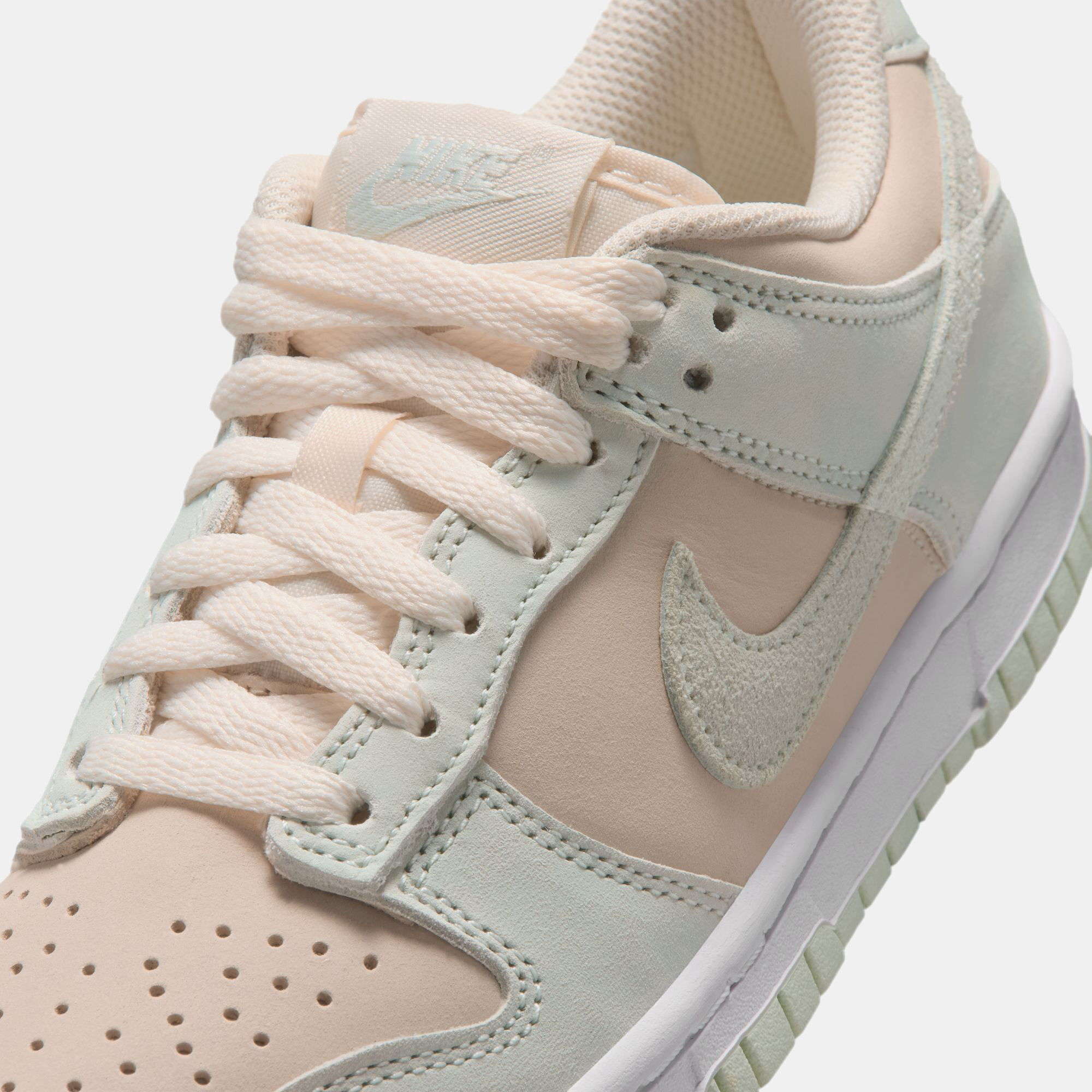 نايكي دانك لو سويدي image number 8