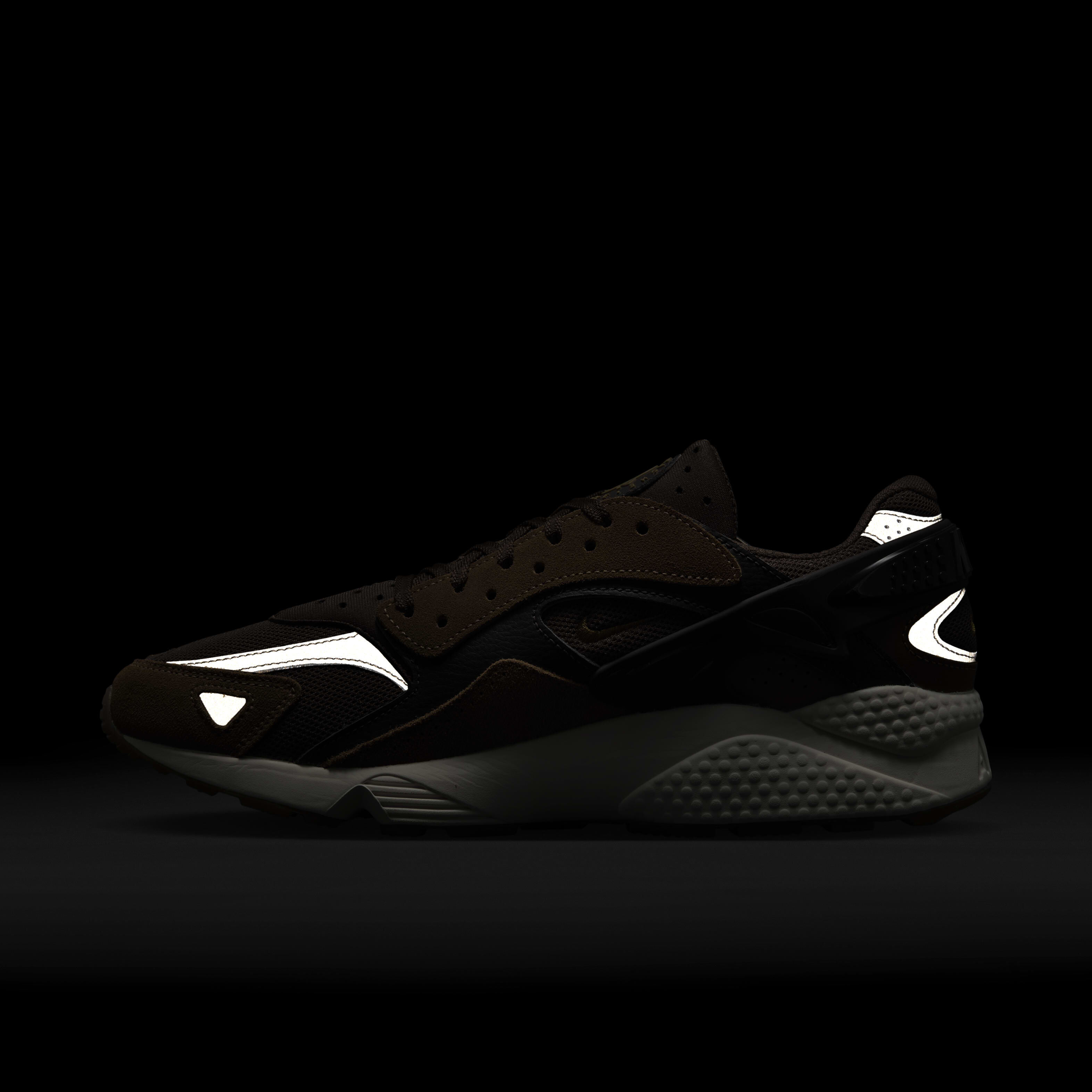 Nike Air Huarache Runner image number 11