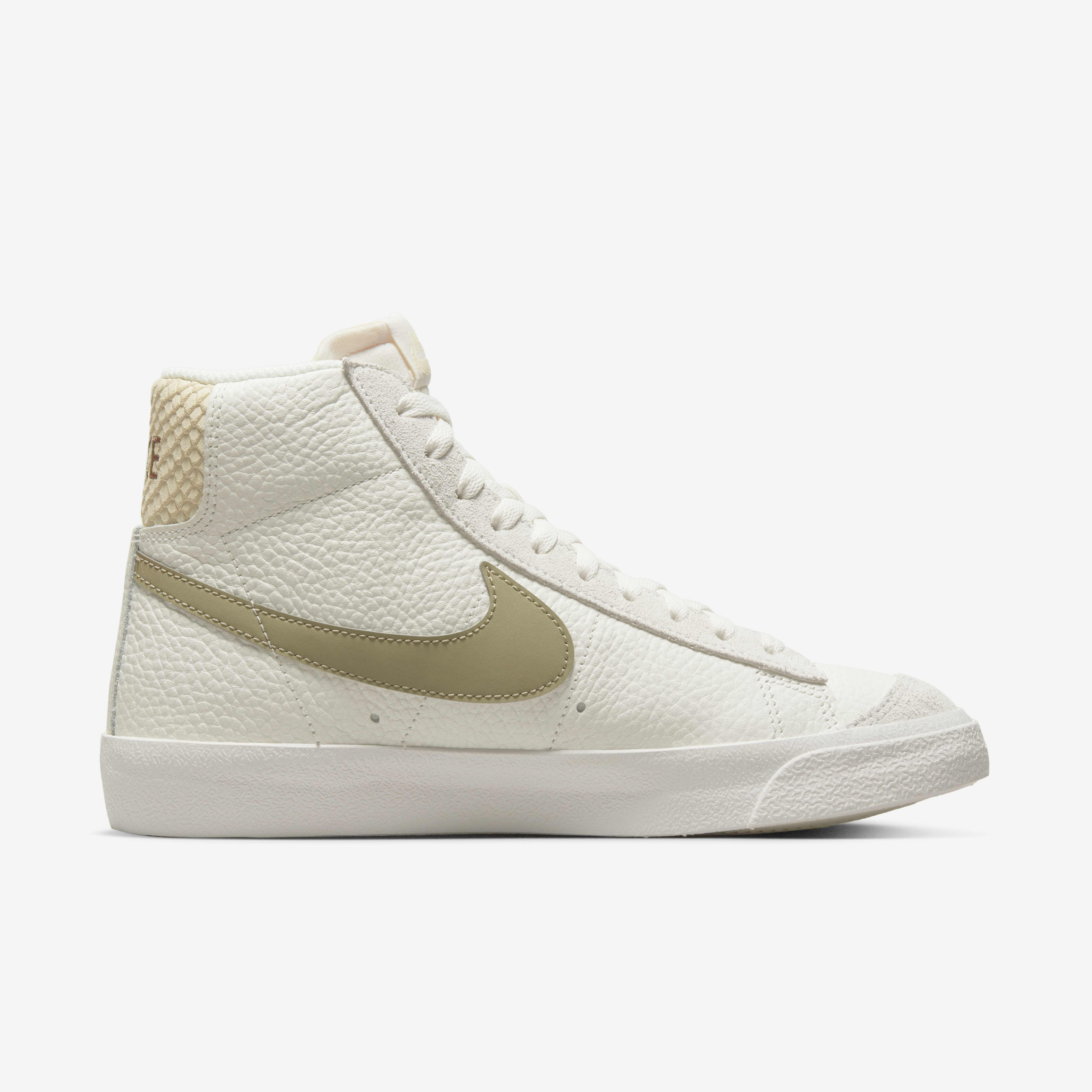 Nike Blazer Mid '77 image number 3