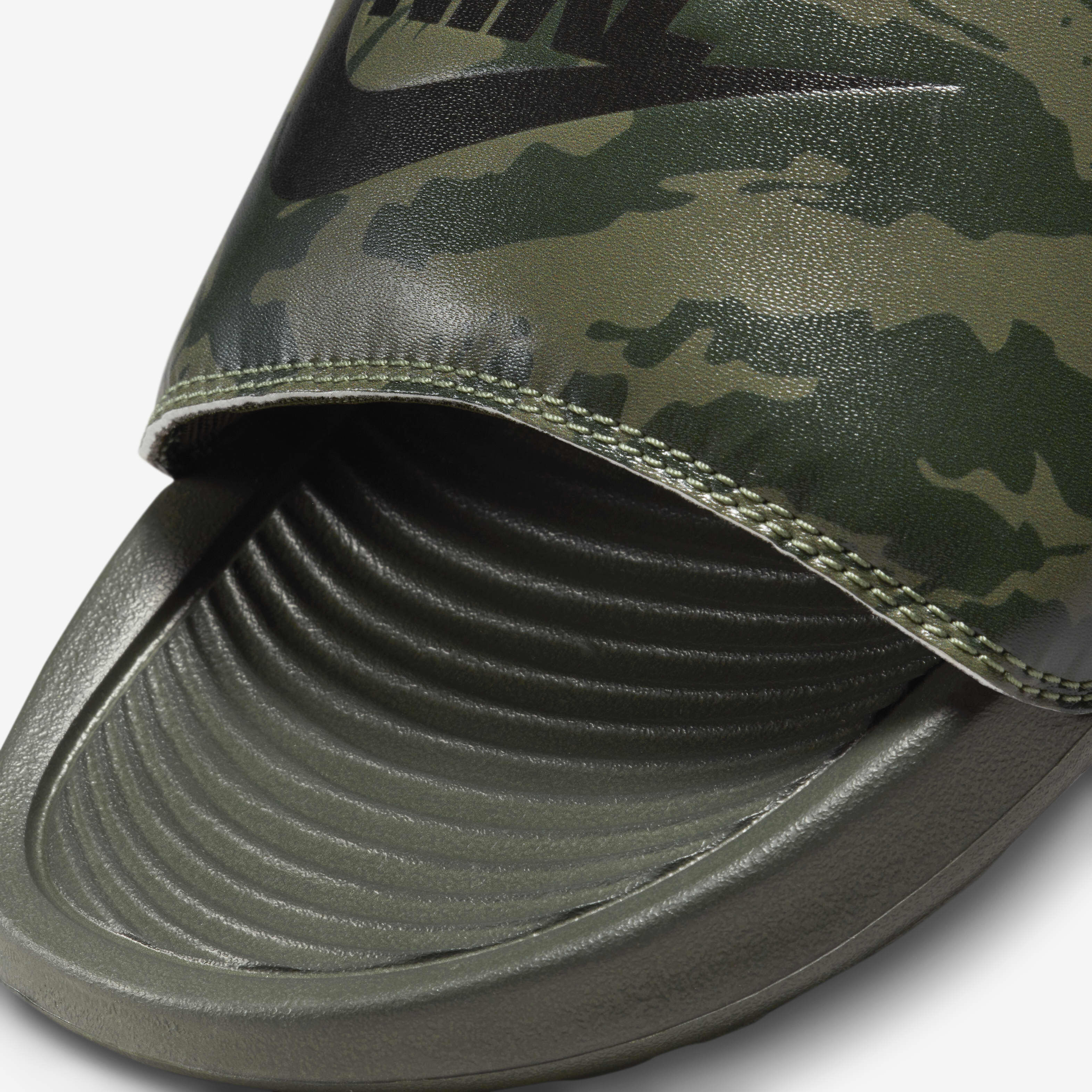 Nike camo slides deals