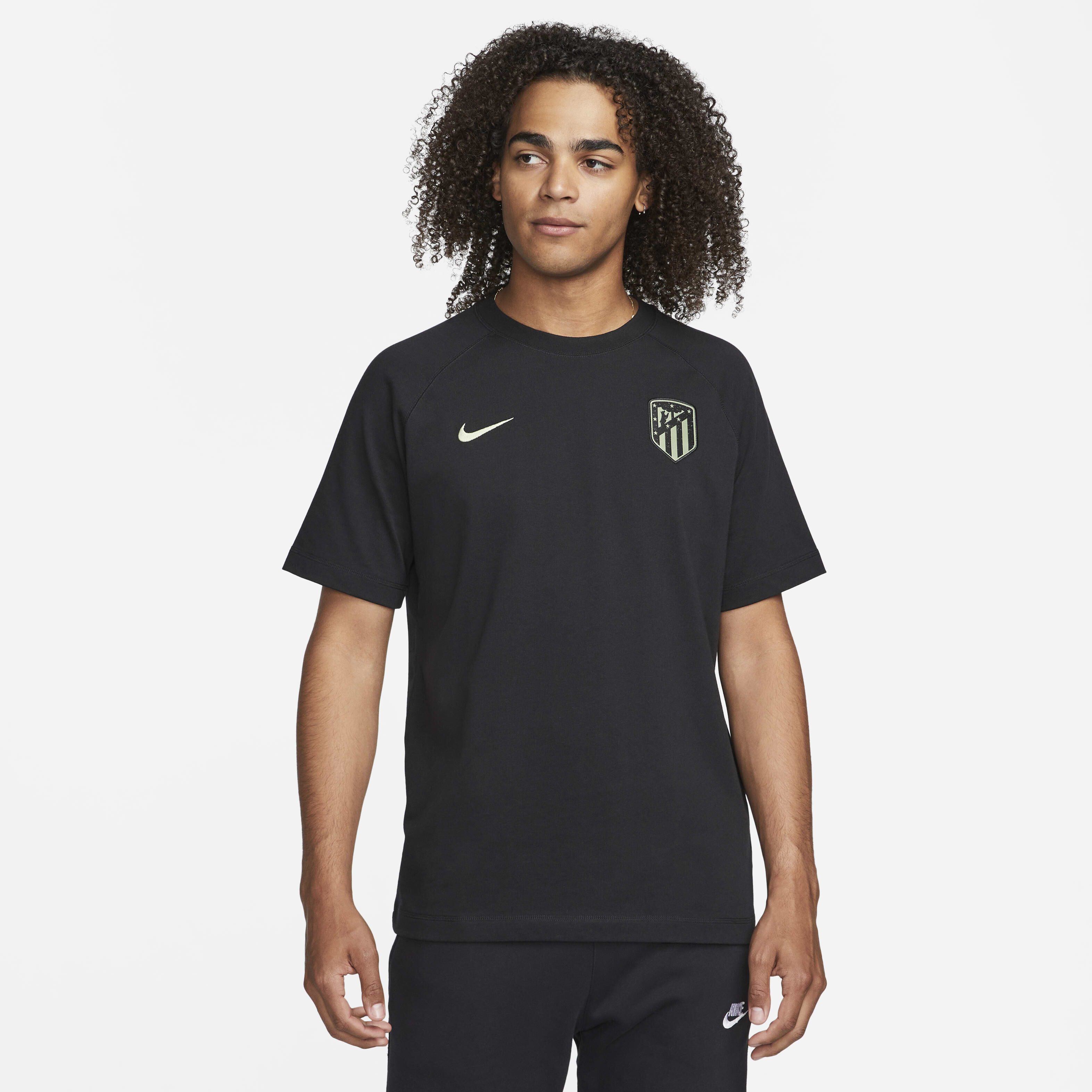 Atl&eacute;tico Madrid Travel Third image number 0