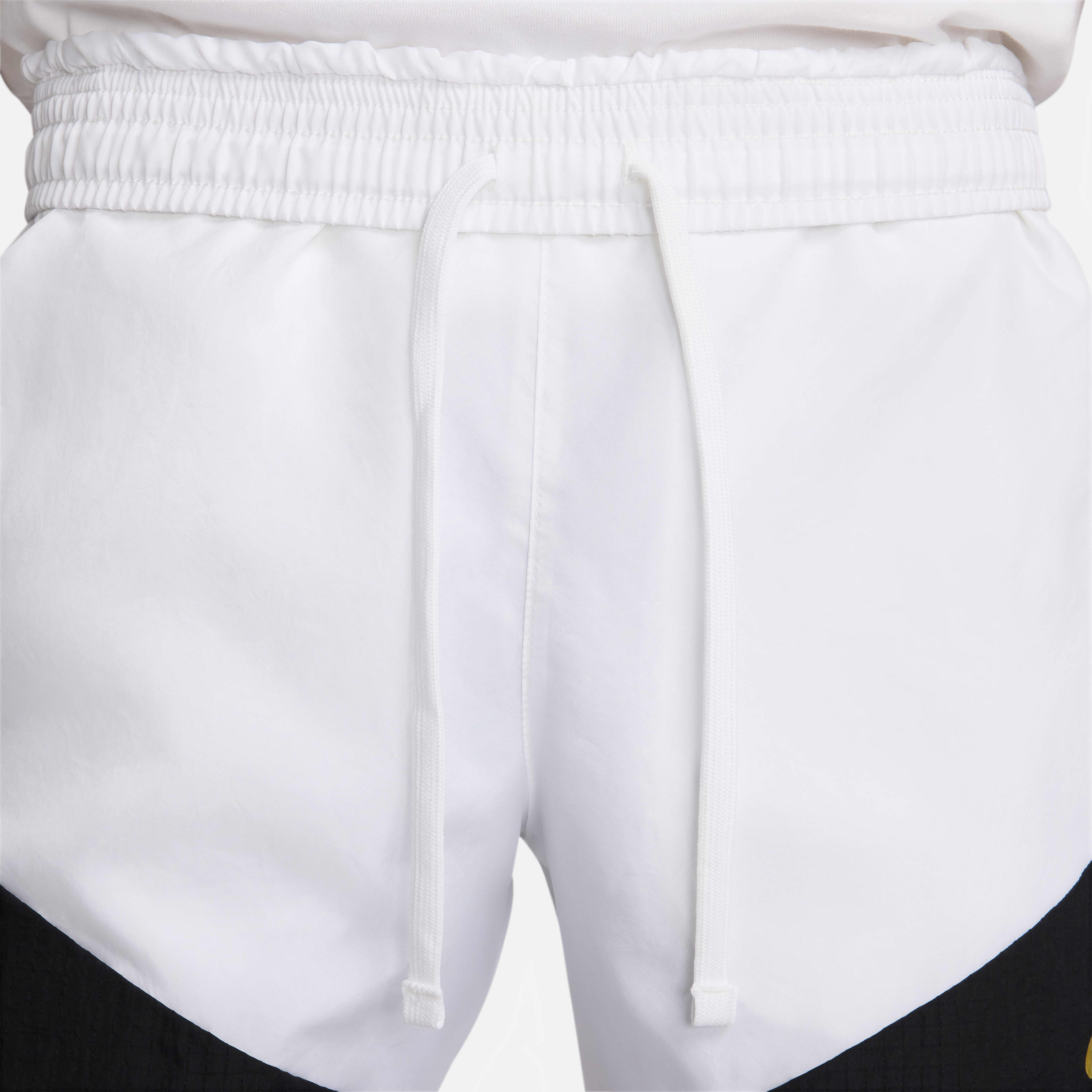 Buy Nike Air Men s Woven Shorts Nike Saudi Official