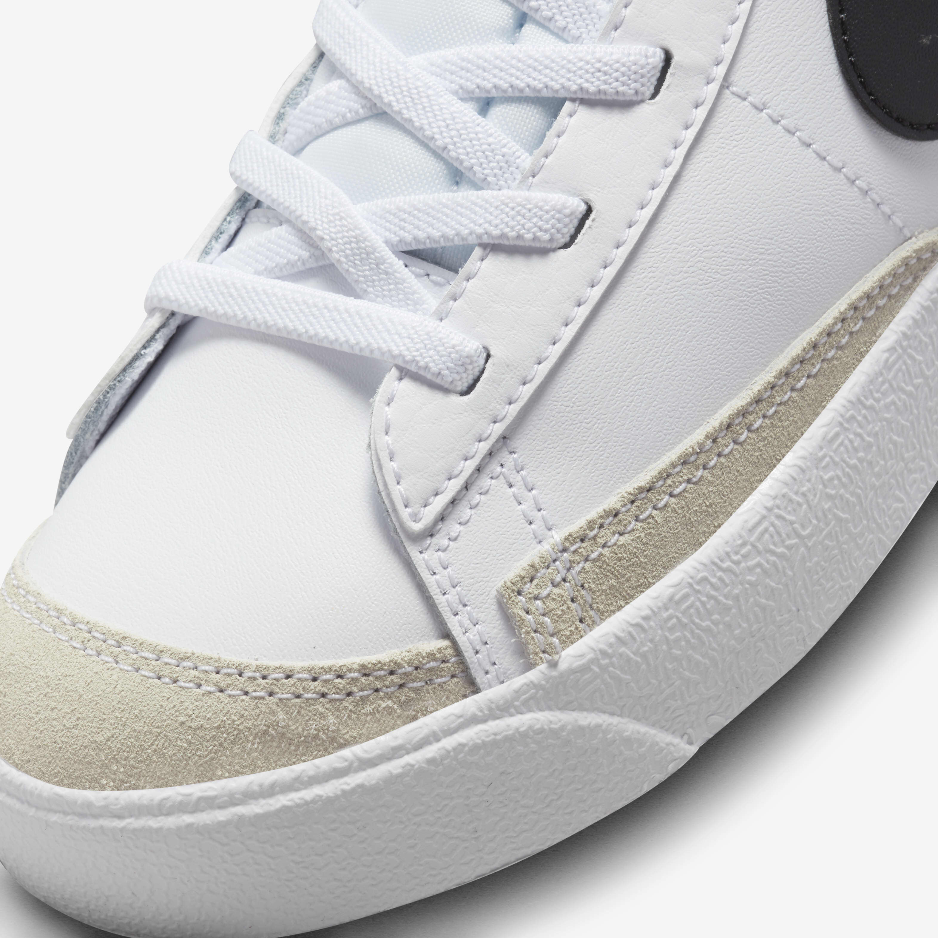 Nike Blazer Mid '77 image number 6