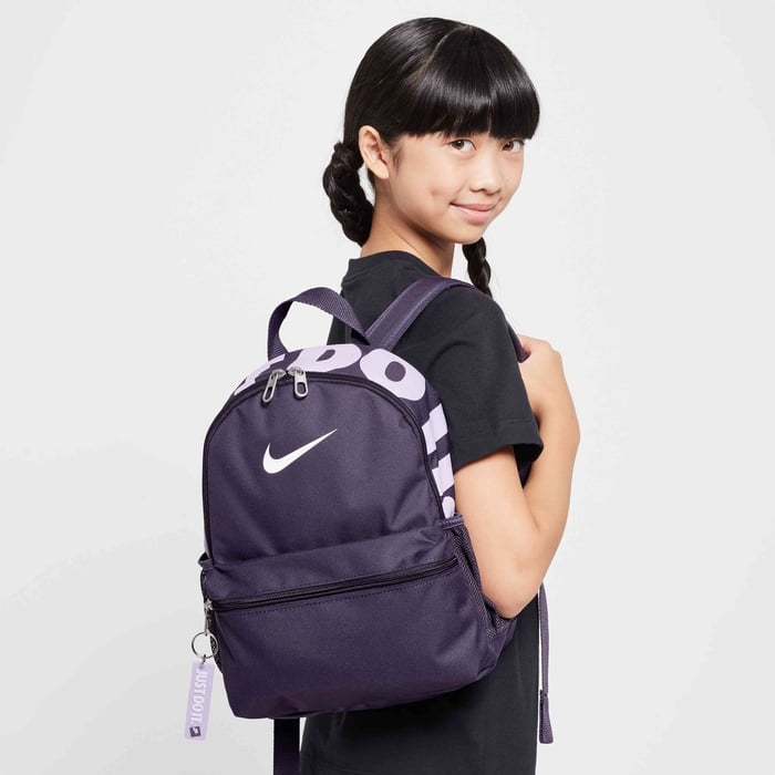 Buy Nike Brasilia JDI Kids' Mini Backpack (11L) - Dark Raisin/Dark Raisin/White @ Nike Saudi Buy Nike Brasilia JDI Kids' Mini Backpack (11L) - Dark Raisin/Dark Raisin/White @ Nike Saudi