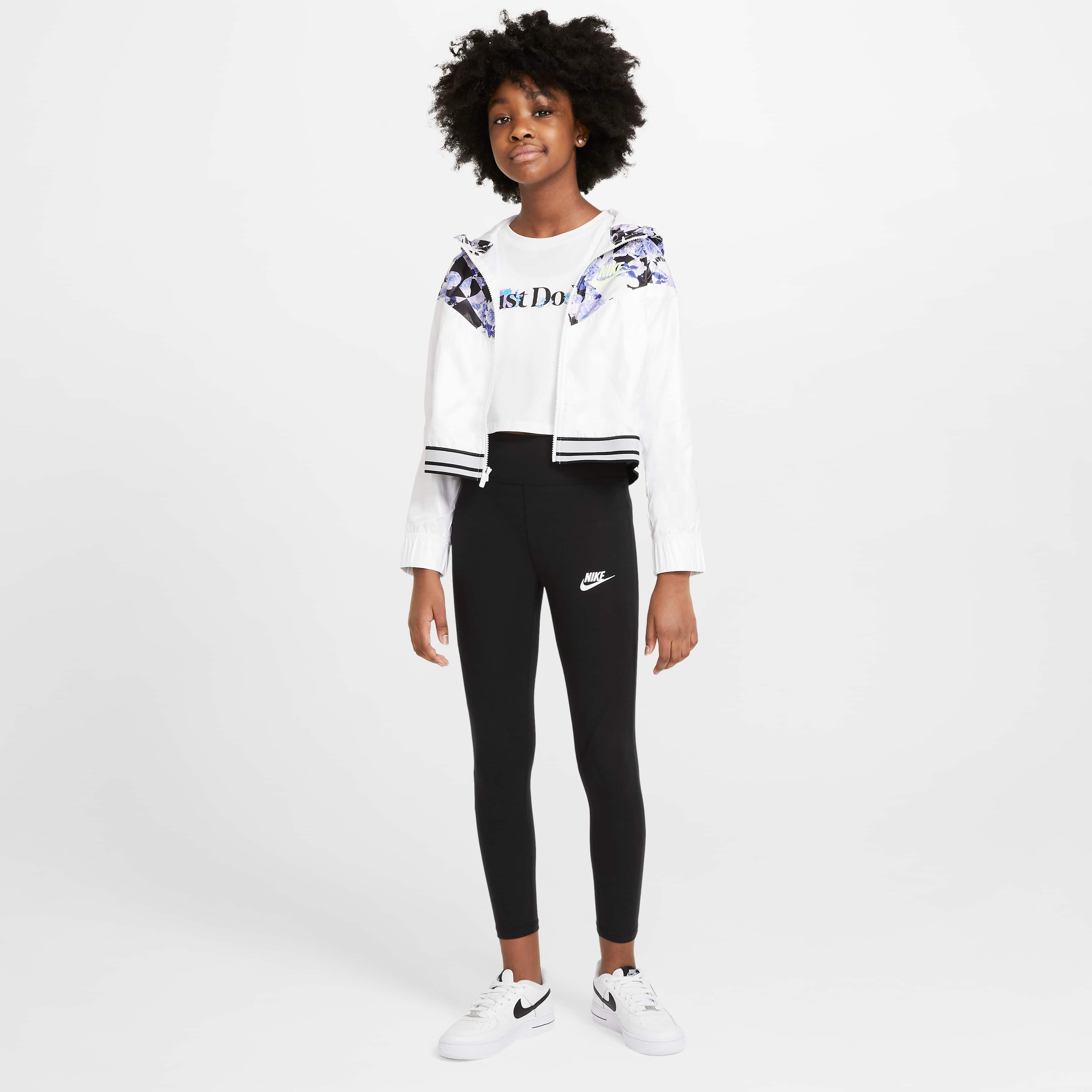 Nike Sportswear Favourites image number 4