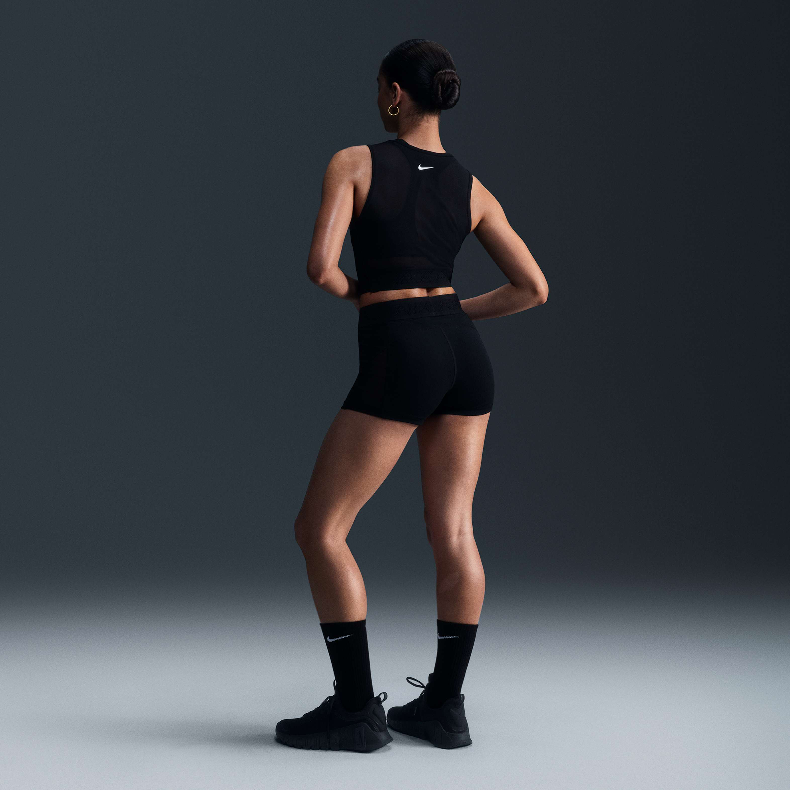 Nike Pro image number 4