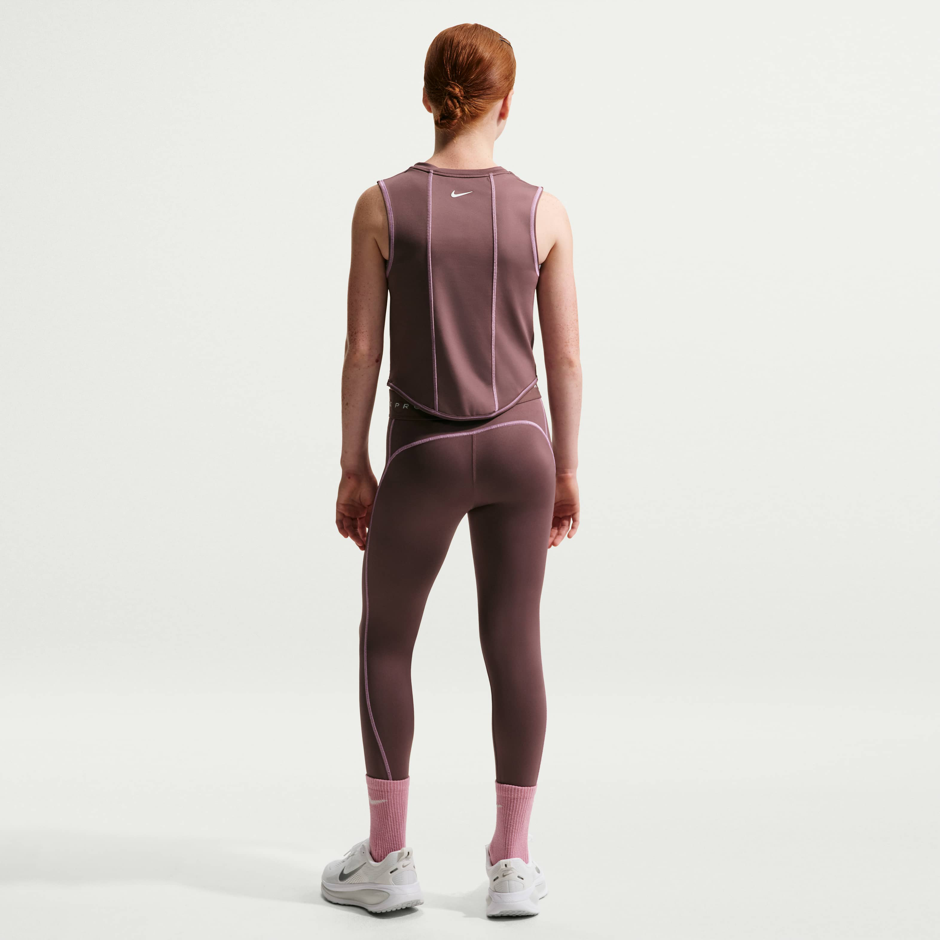 Nike Pro image number 4