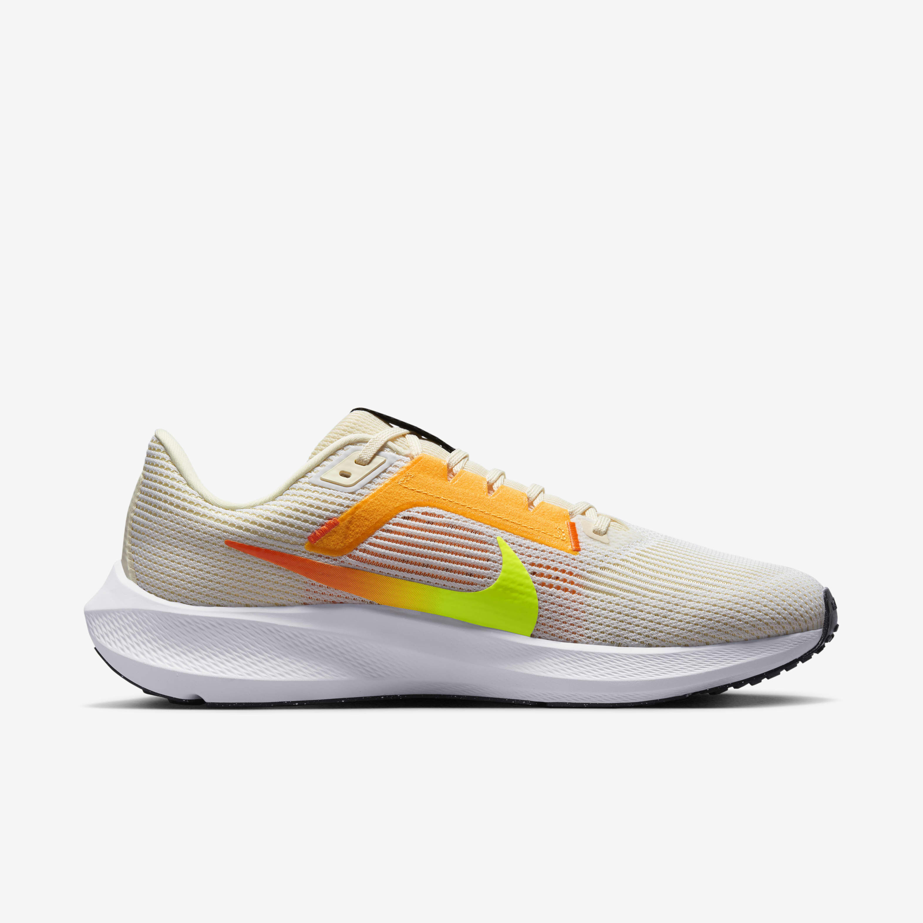 Nike Pegasus 40 image number 2