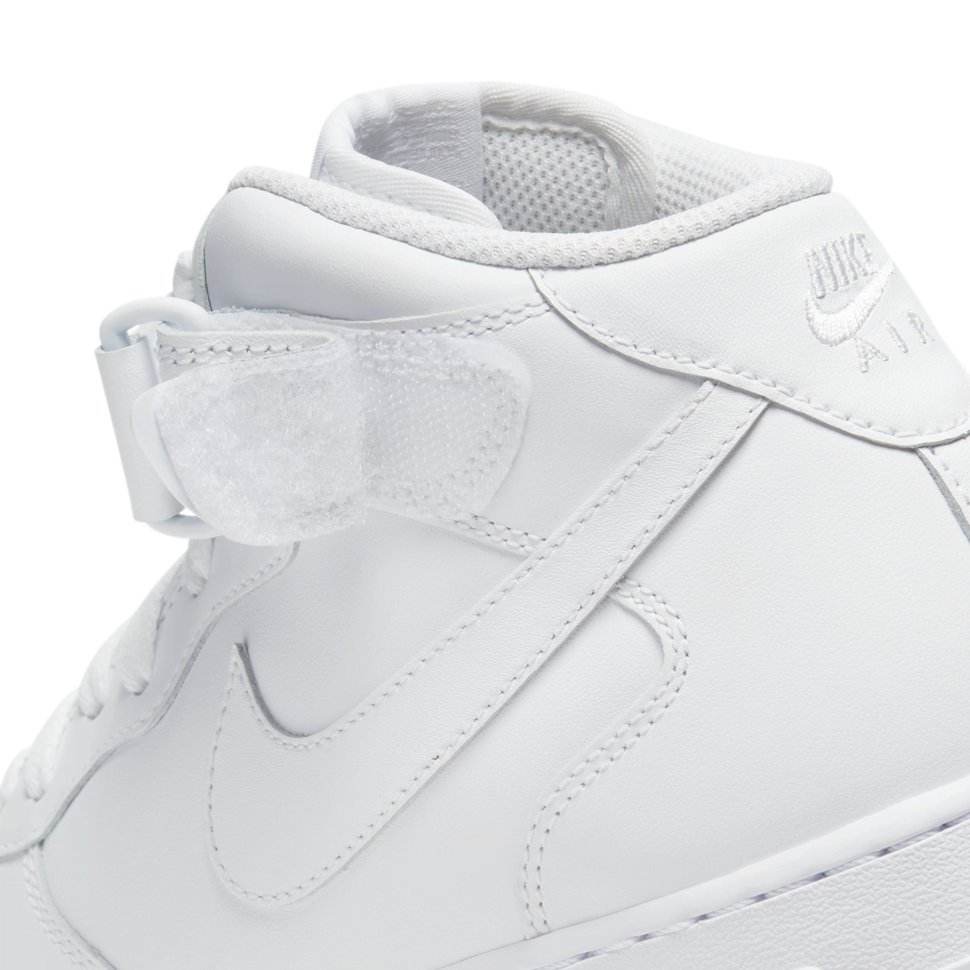 T锚nis nike air force 1 '07 mid top feminino