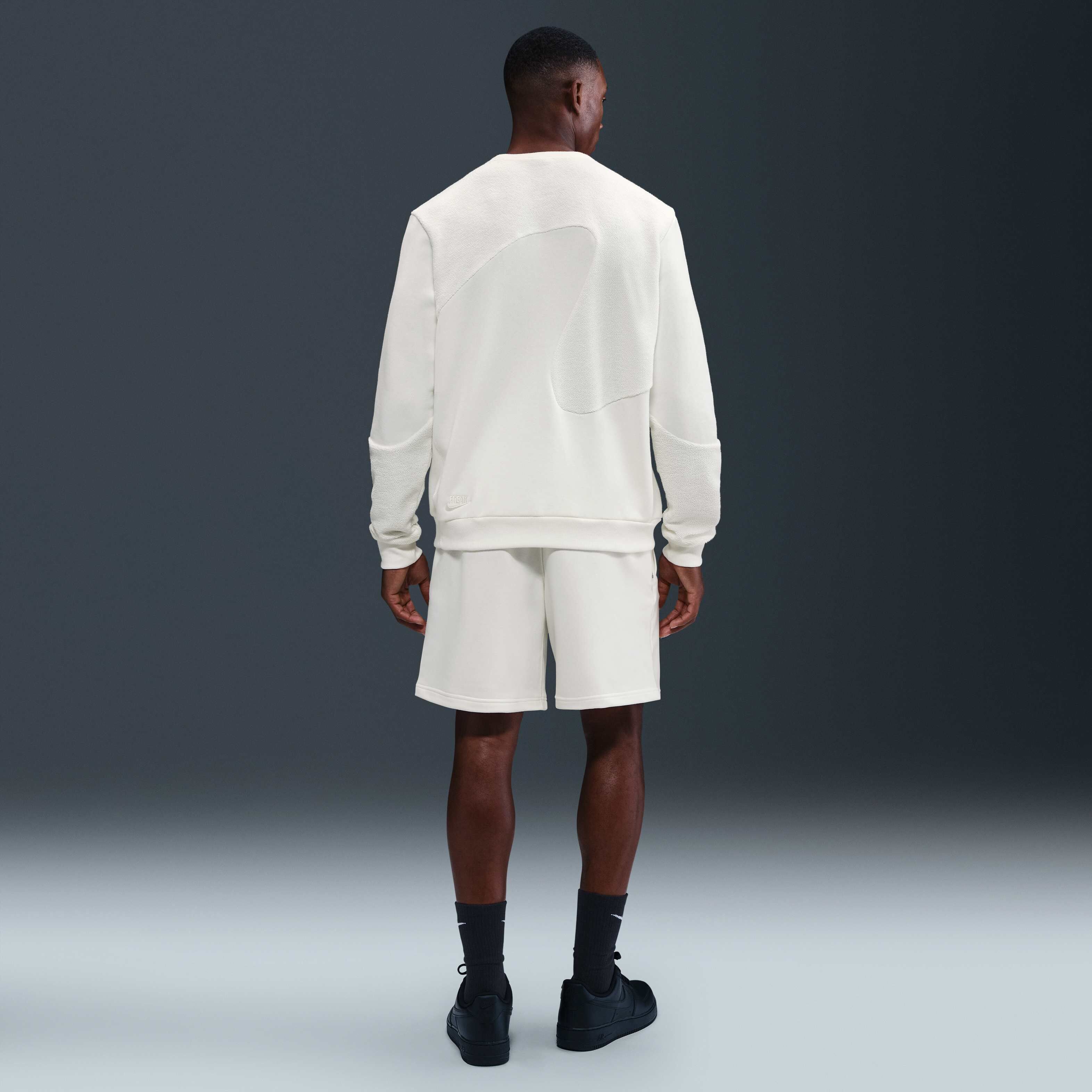 يانيس ستاندرد ايشيو image number 4