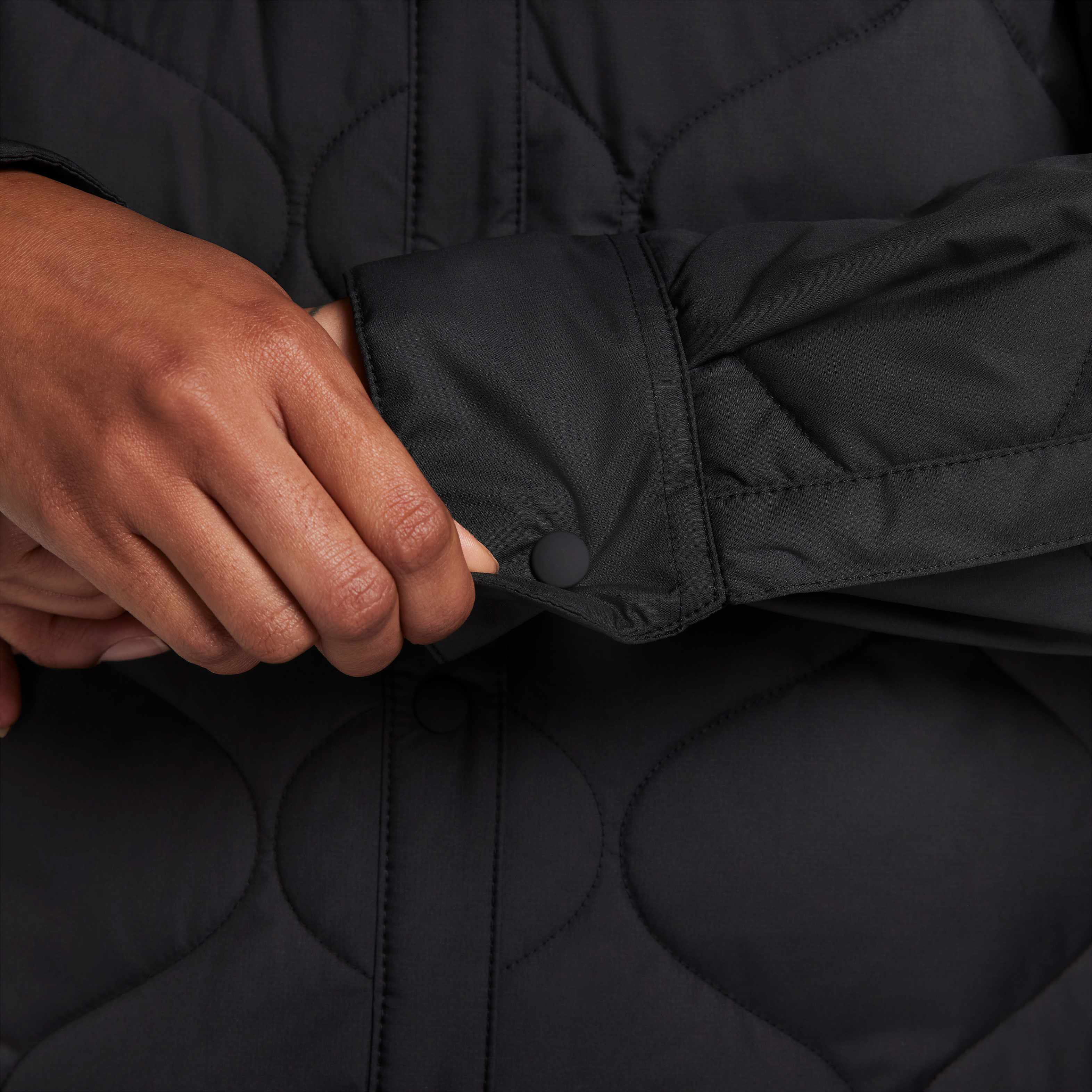 Nike Sportswear Essential image number 5