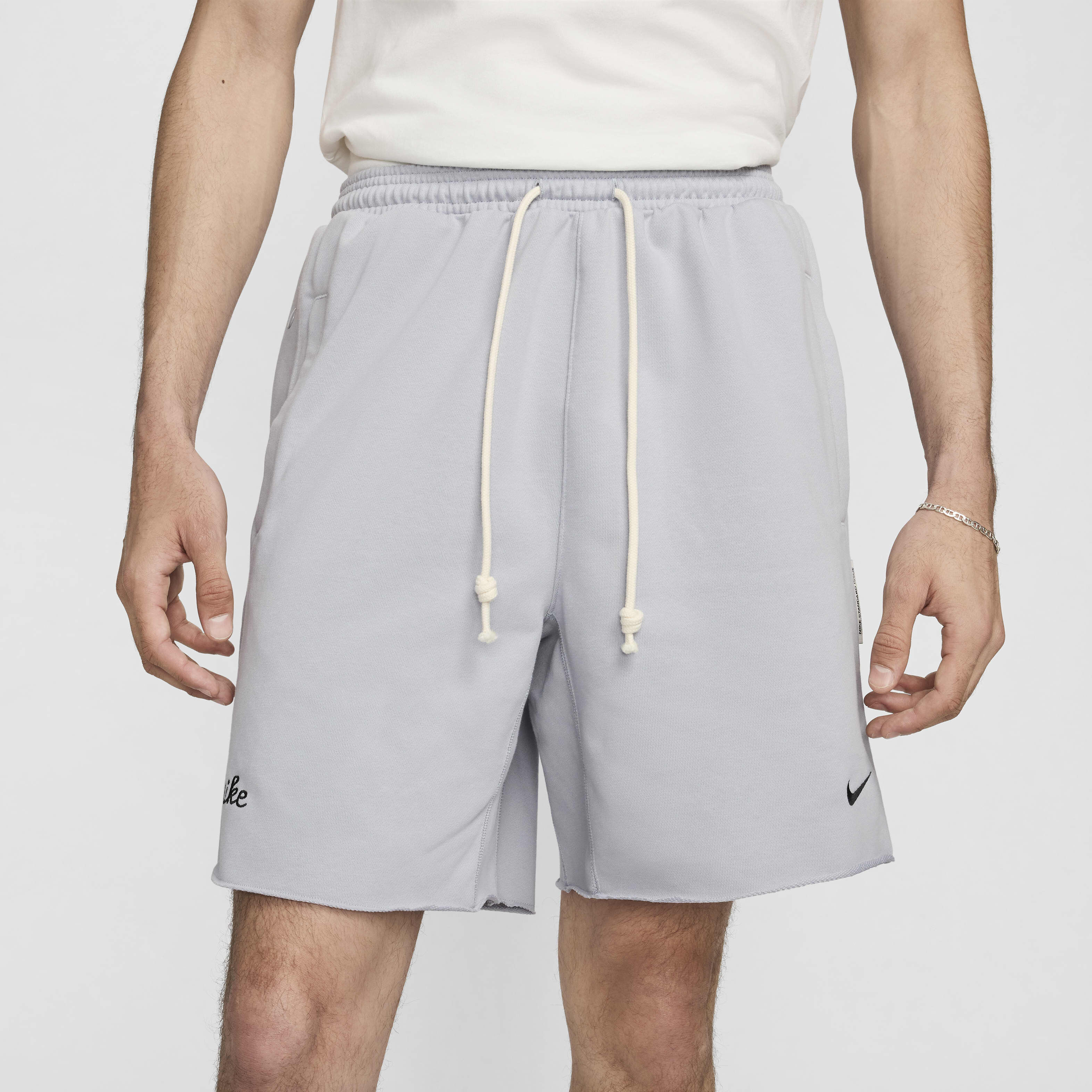 Nike Standard Issue image number 1