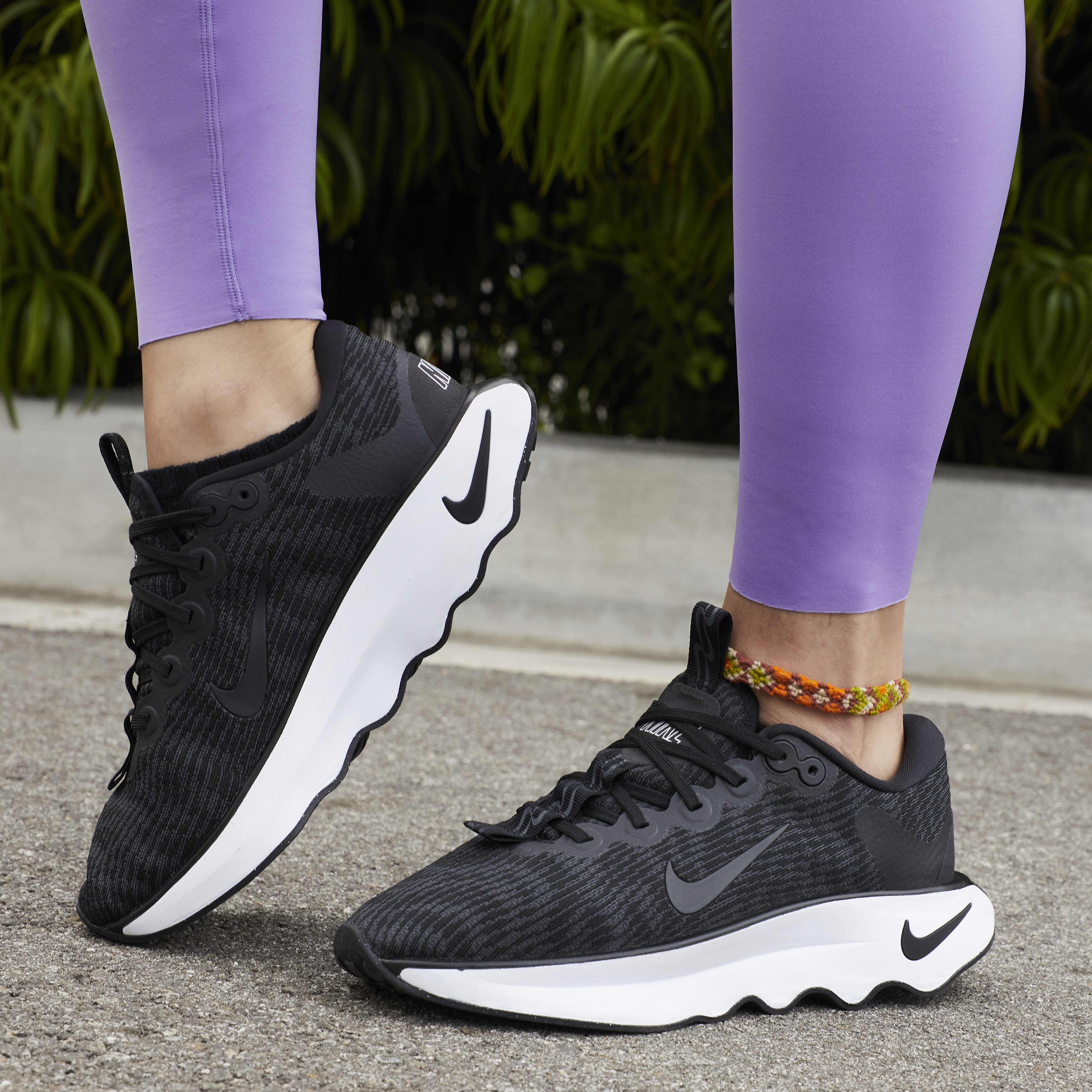 Nike walking shoes clearance