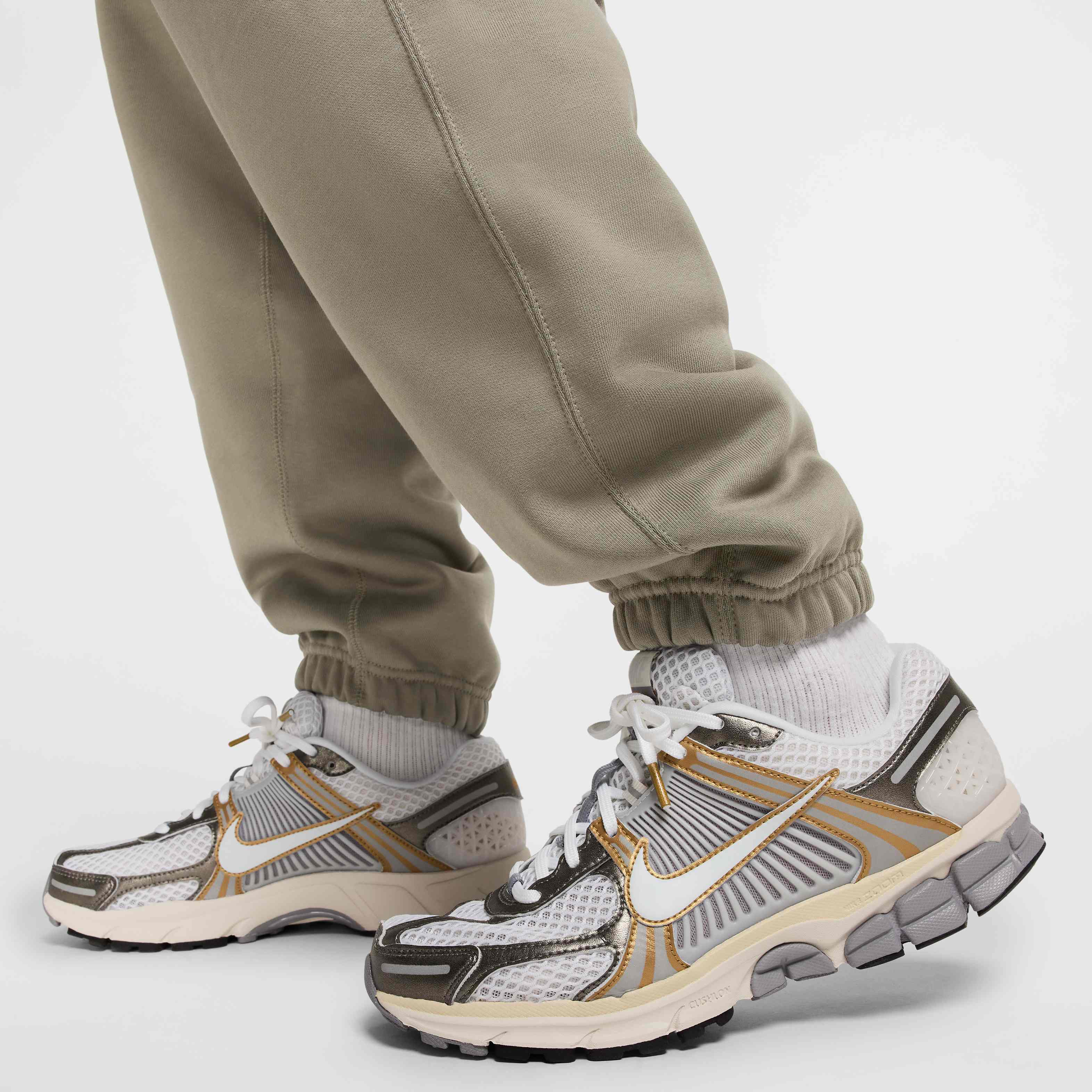 نايكي سولو سووش image number 4