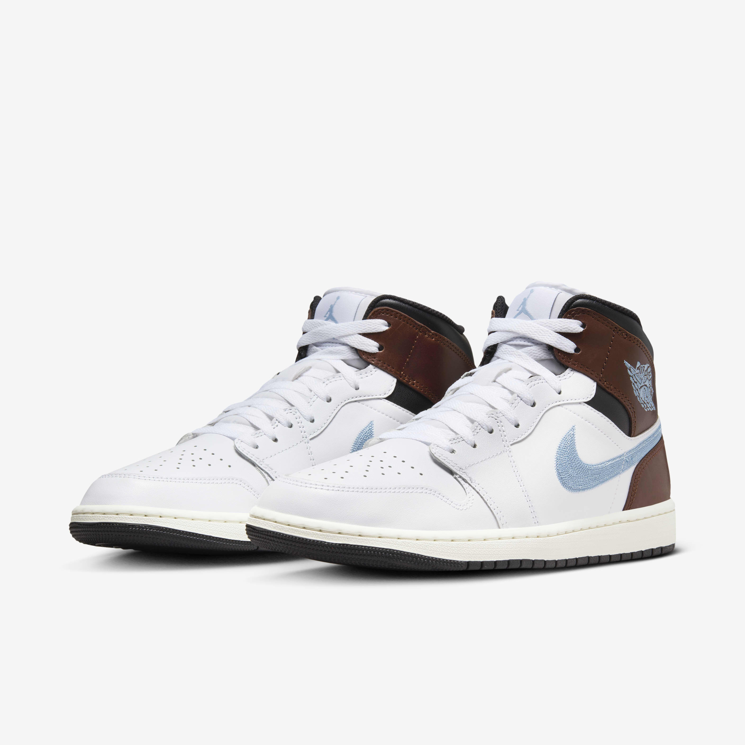 Buy Air Jordan 1 Mid SE Men s Shoes Nike Saudi Official