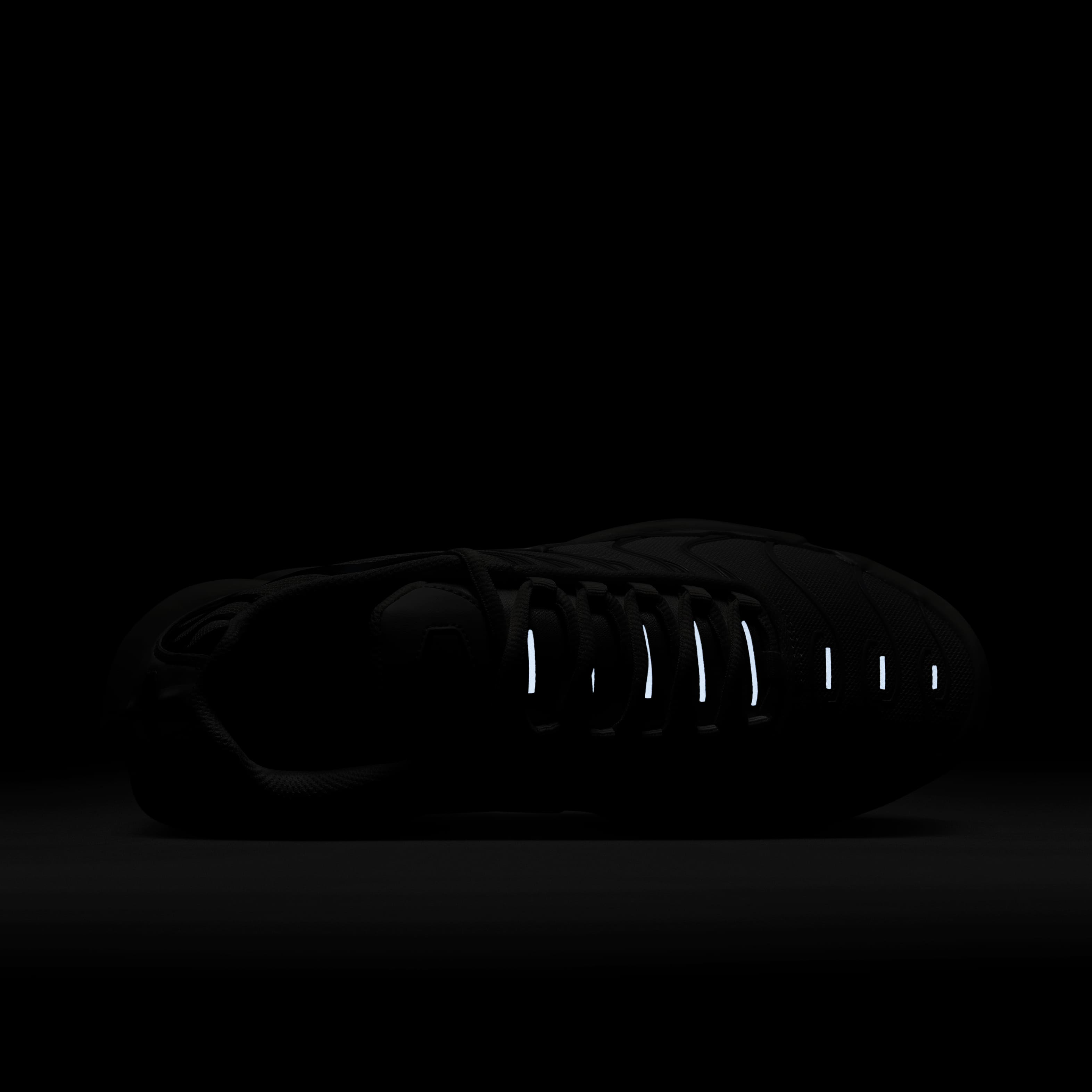 Nike Air Max Plus image number 9