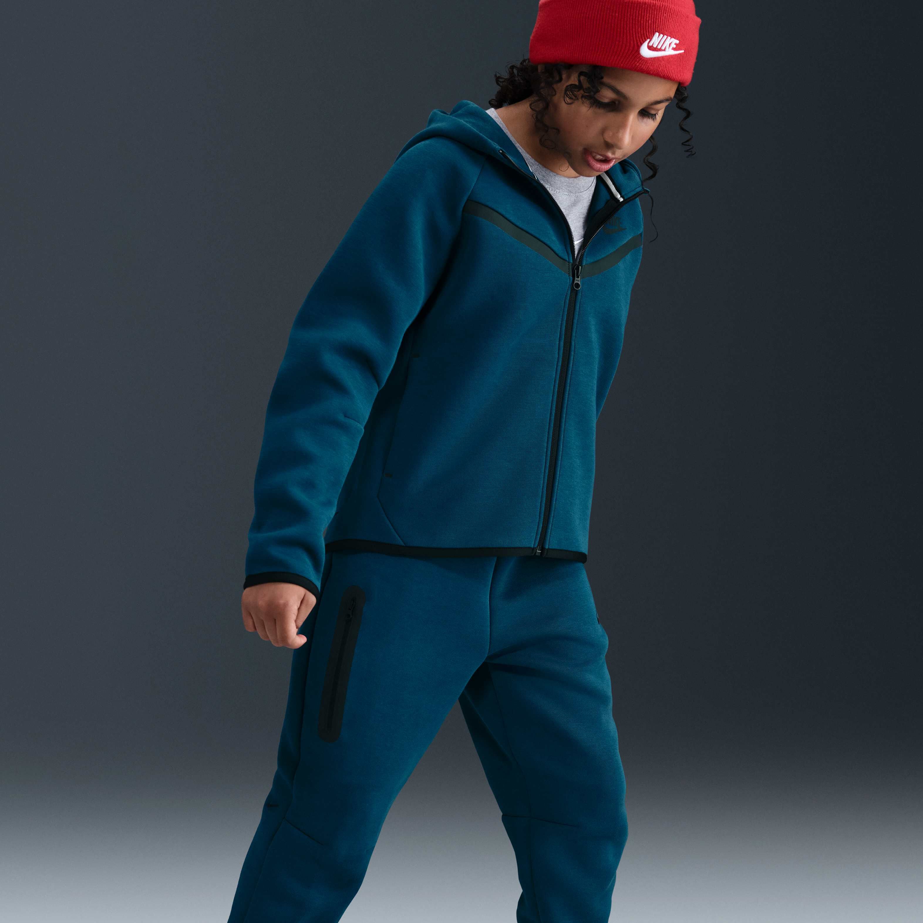 Nike Sportswear Tech Fleece image number 4