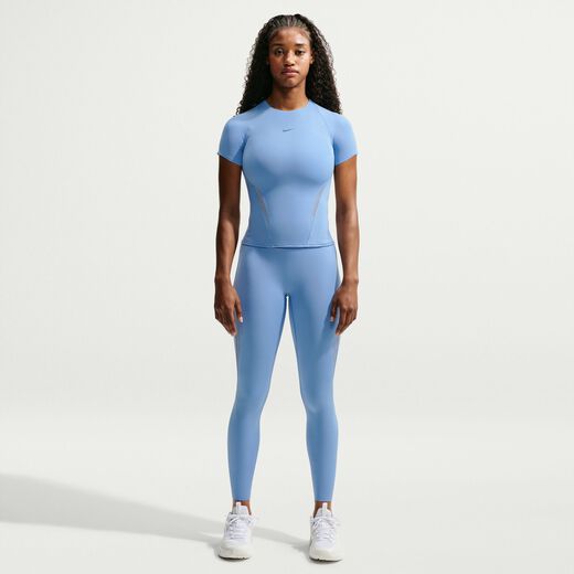 Nike Universa