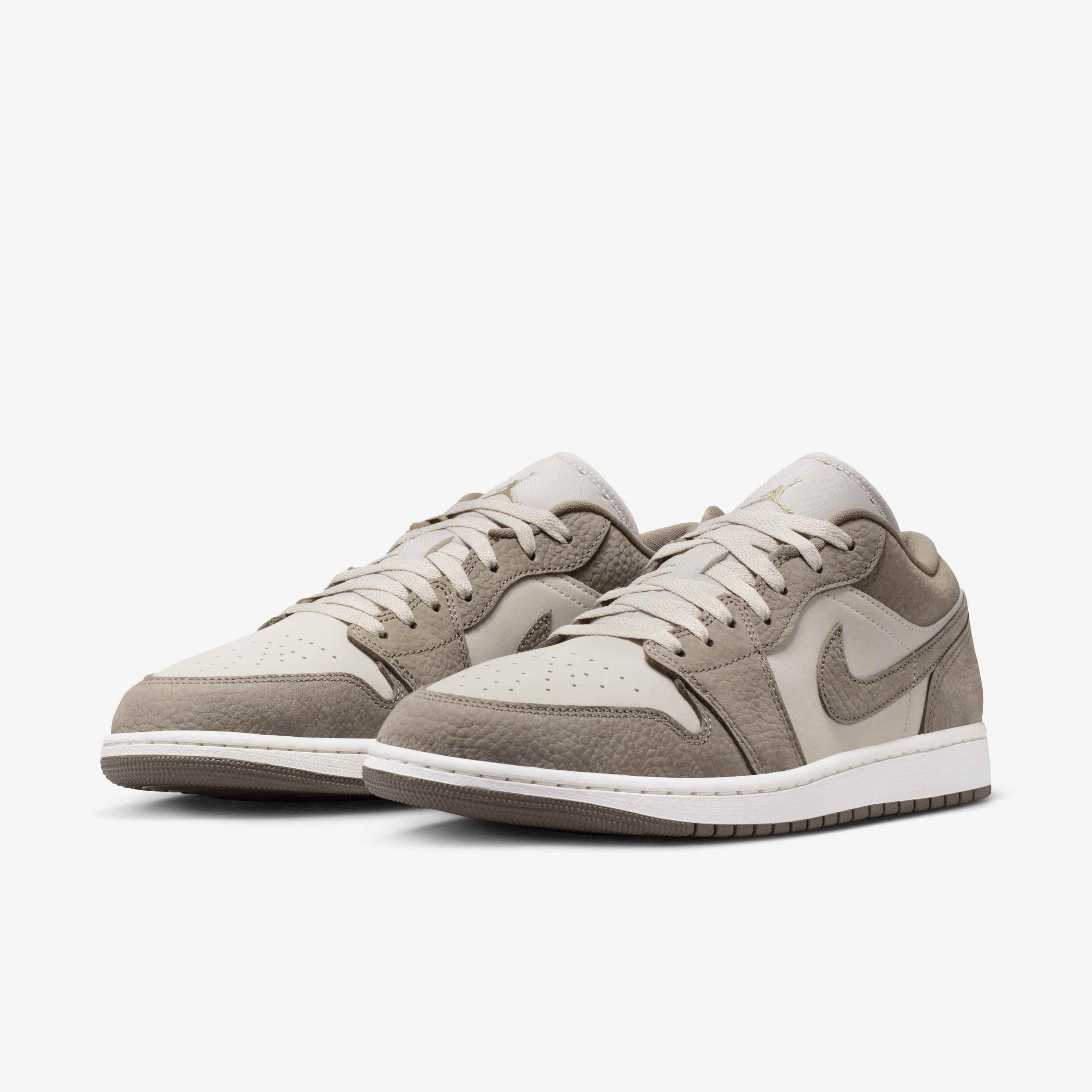 Air Jordan 1 Low image number 4
