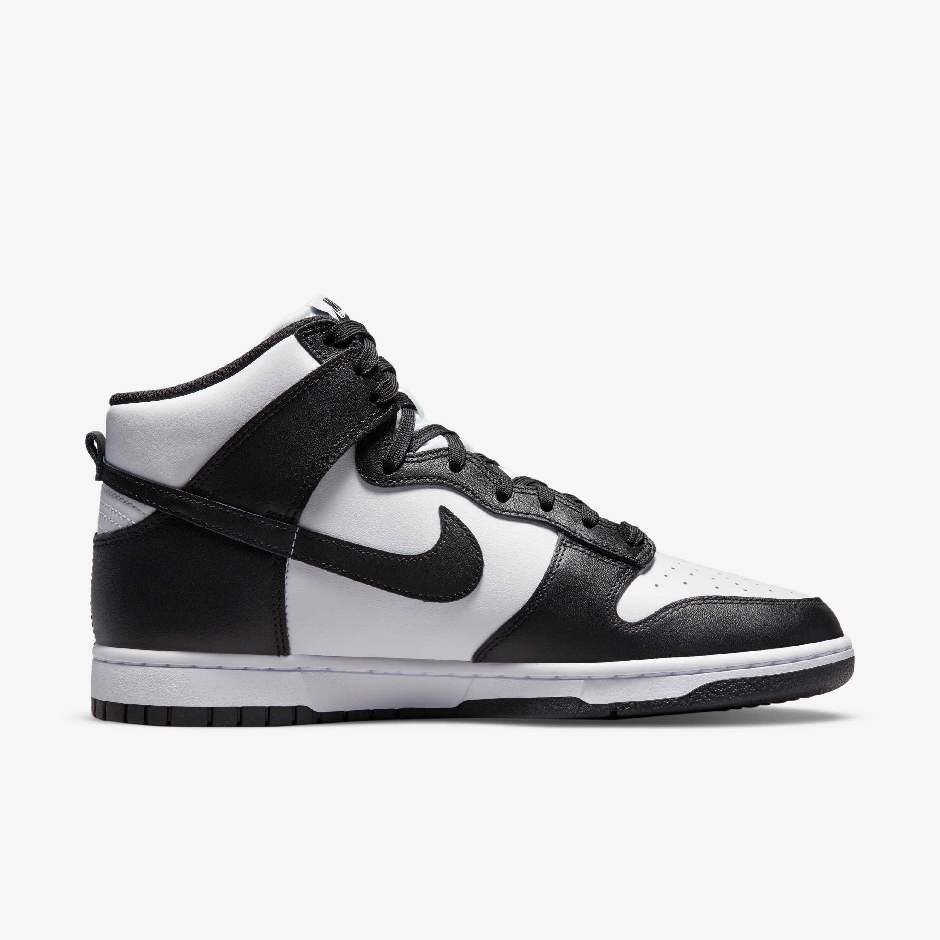 Nike Dunk High Retro image number 2