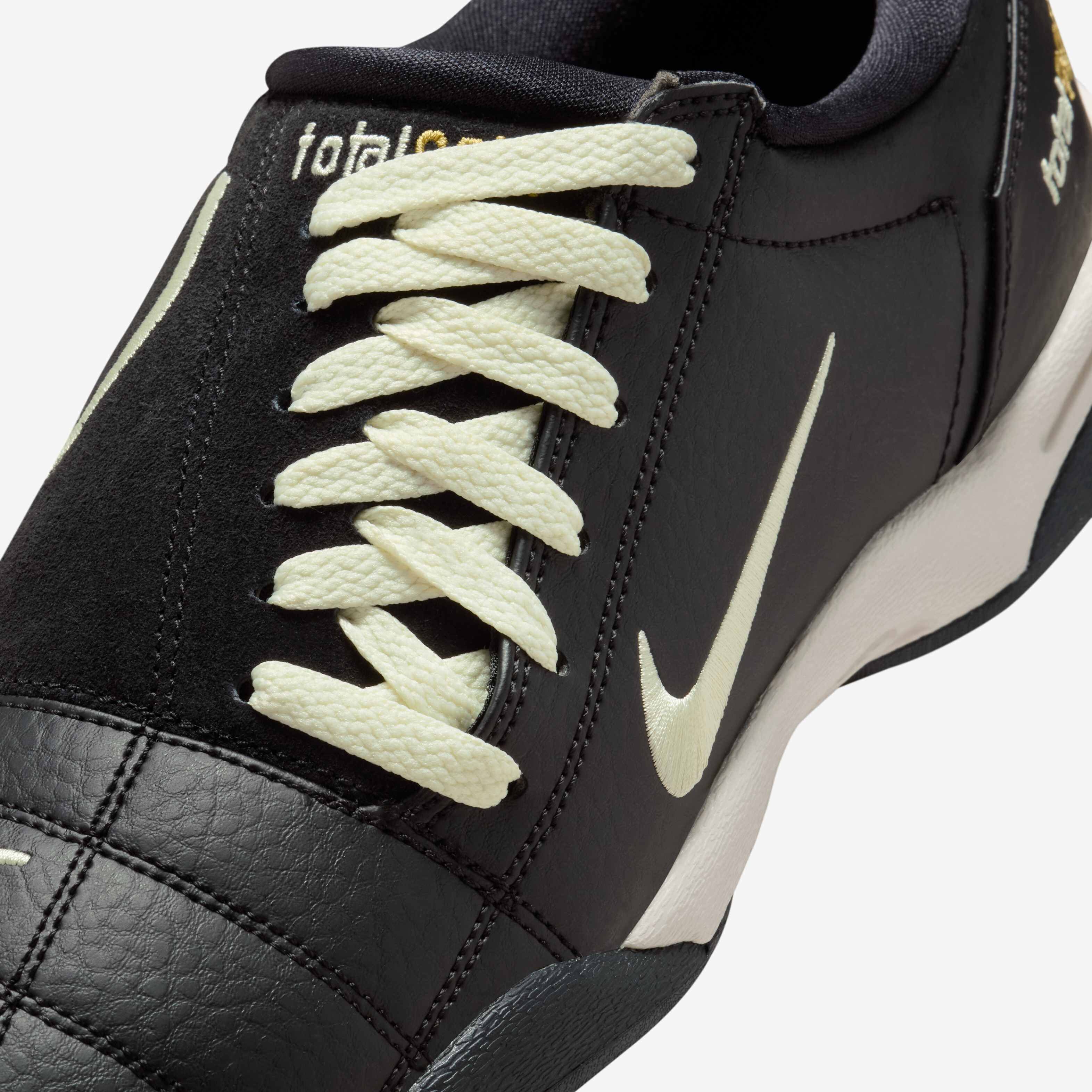 Nike Total90 image number 6