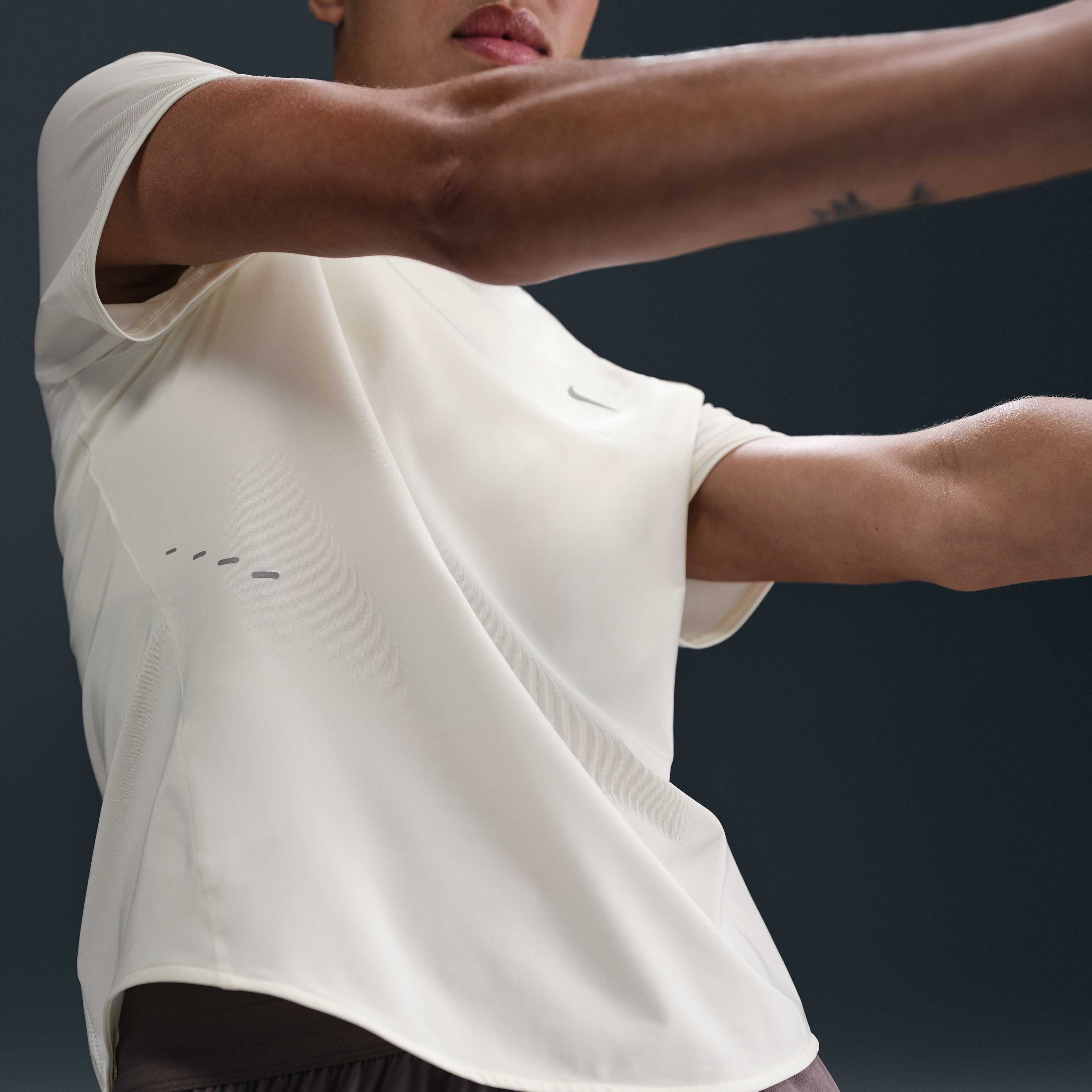 Nike Swift image number 2