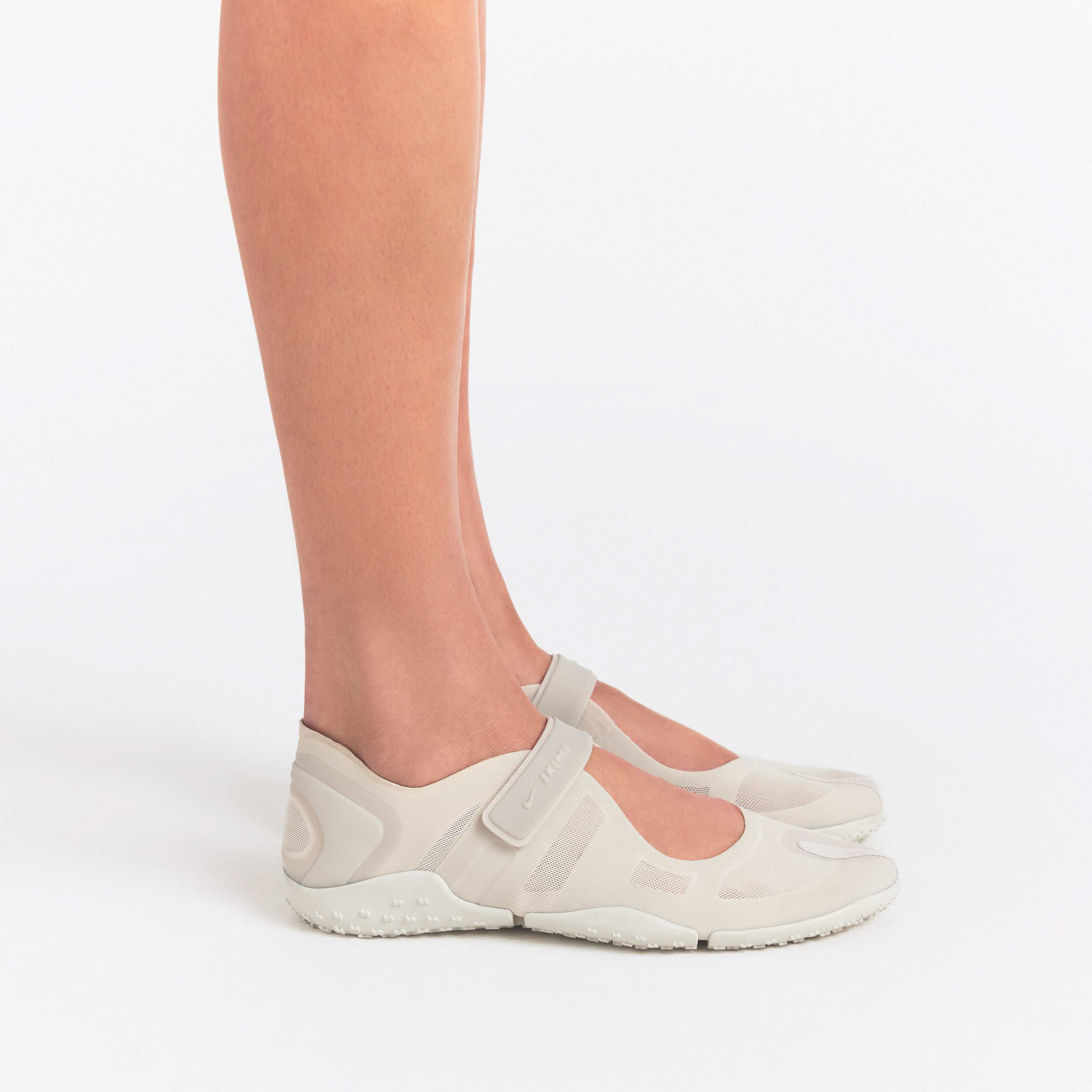 NikeSKIMS Rift Mesh image number 10