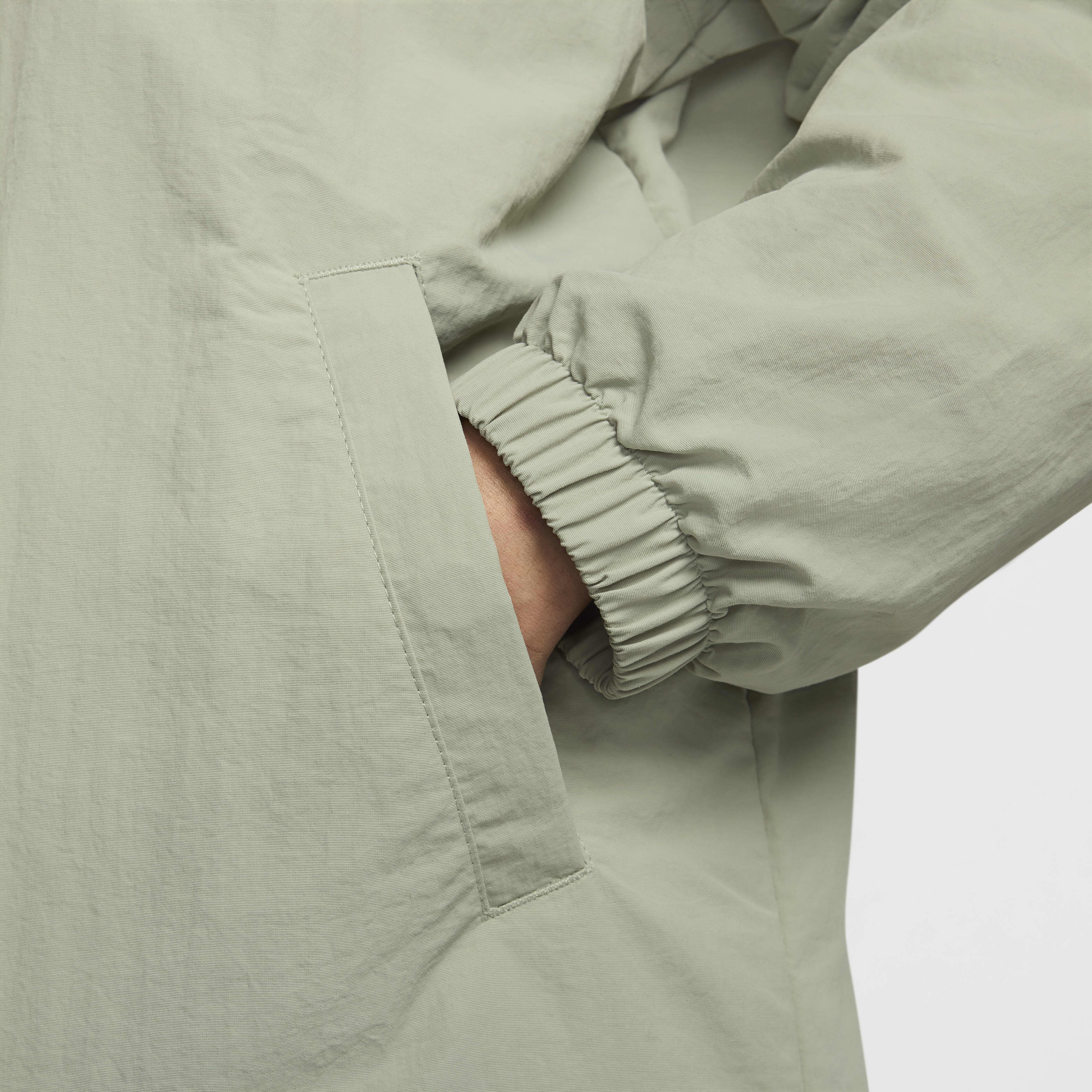 Nike Sportswear Essential image number 4