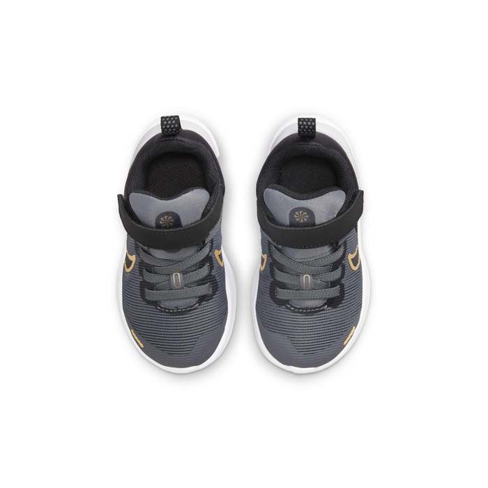Gold nike toddler 2024 shoes