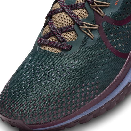 Nike epic 2025 react maroon