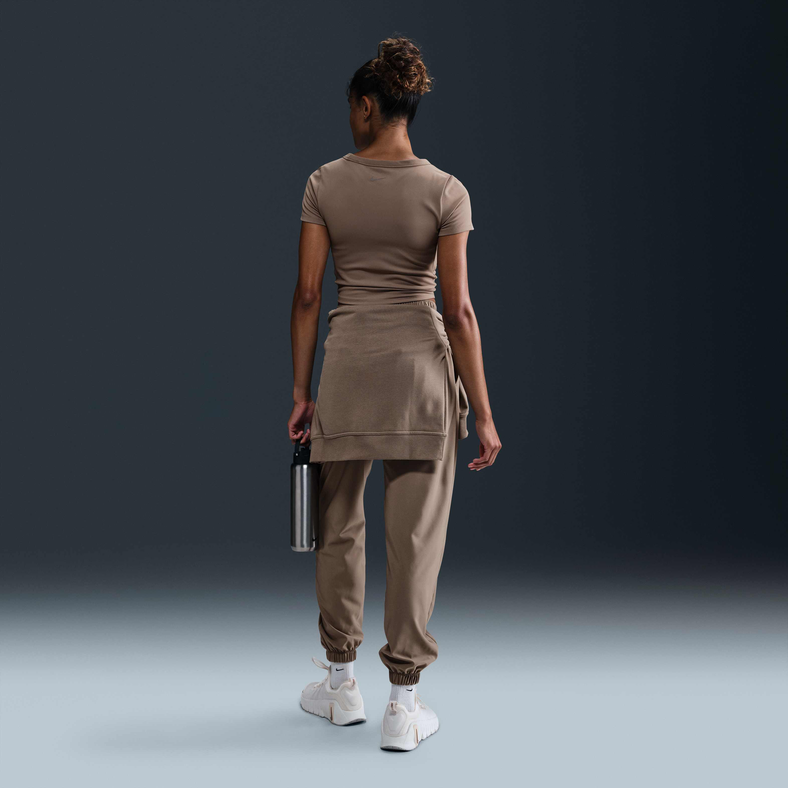 نايكي ون فيتد image number 4