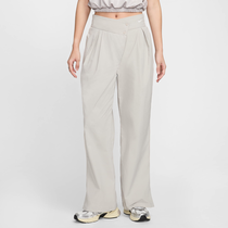 نايكي سبورتسوير كوليكشن