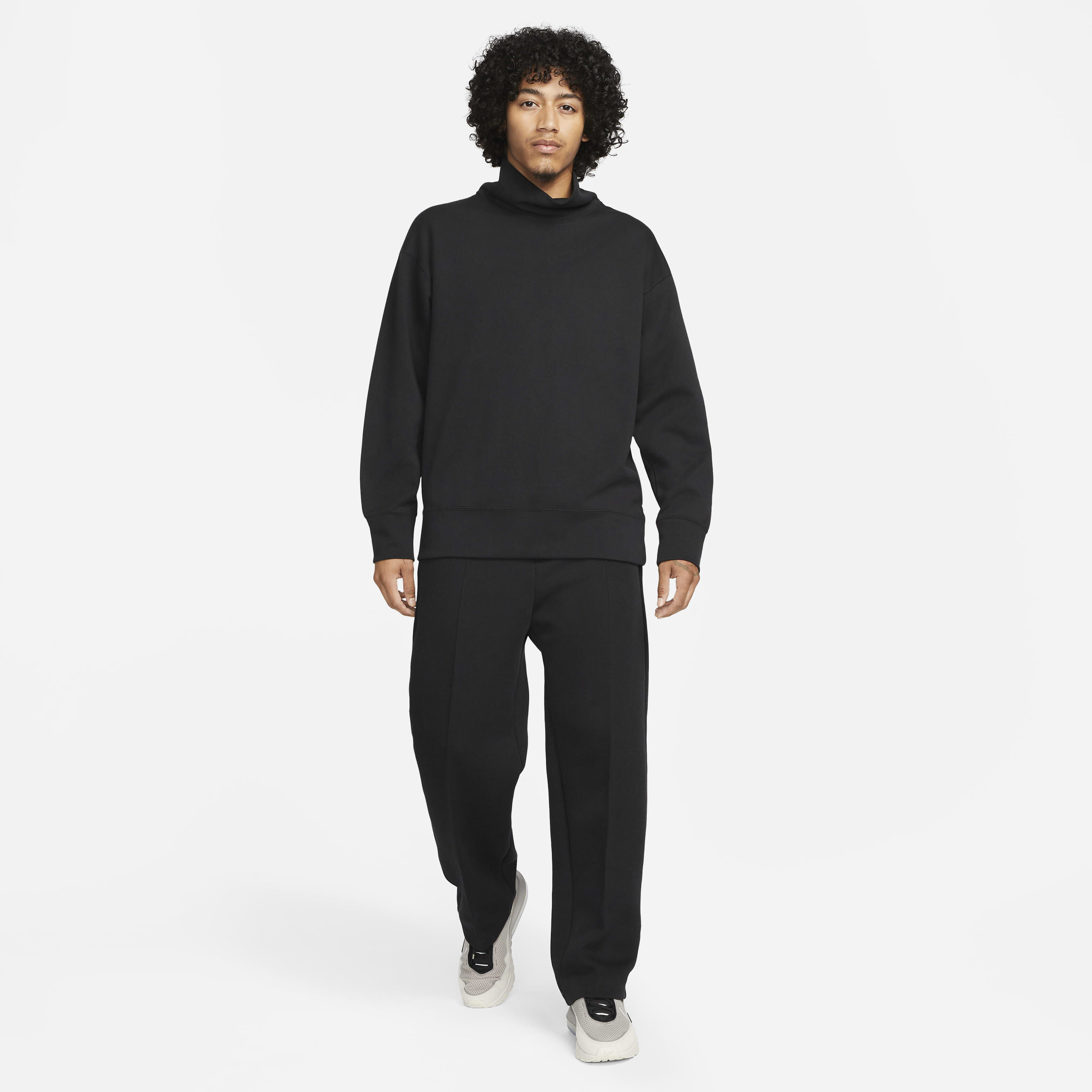 Black turtleneck nike hoodie 2025