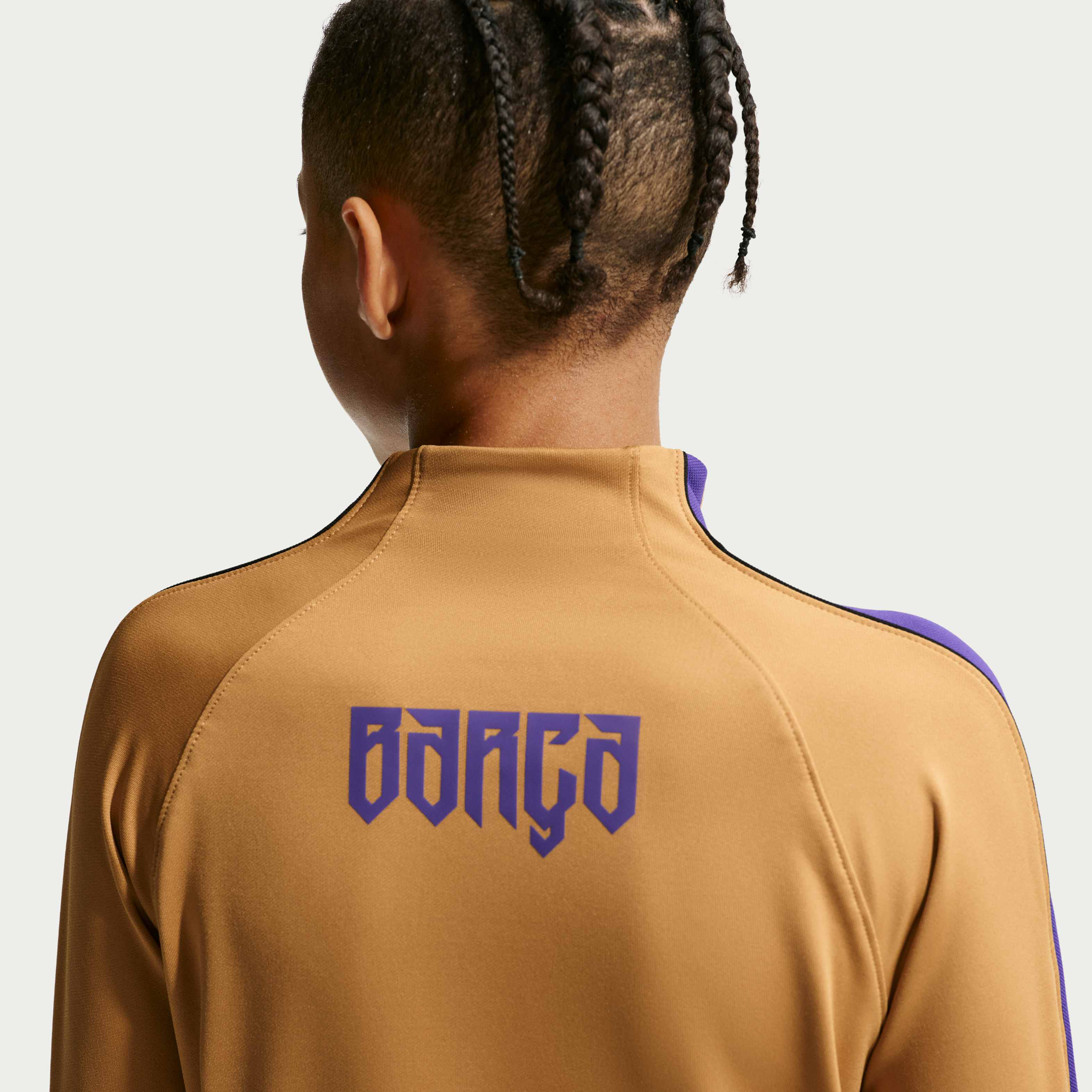 برشلونة سترايك الاحتياطي image number 3