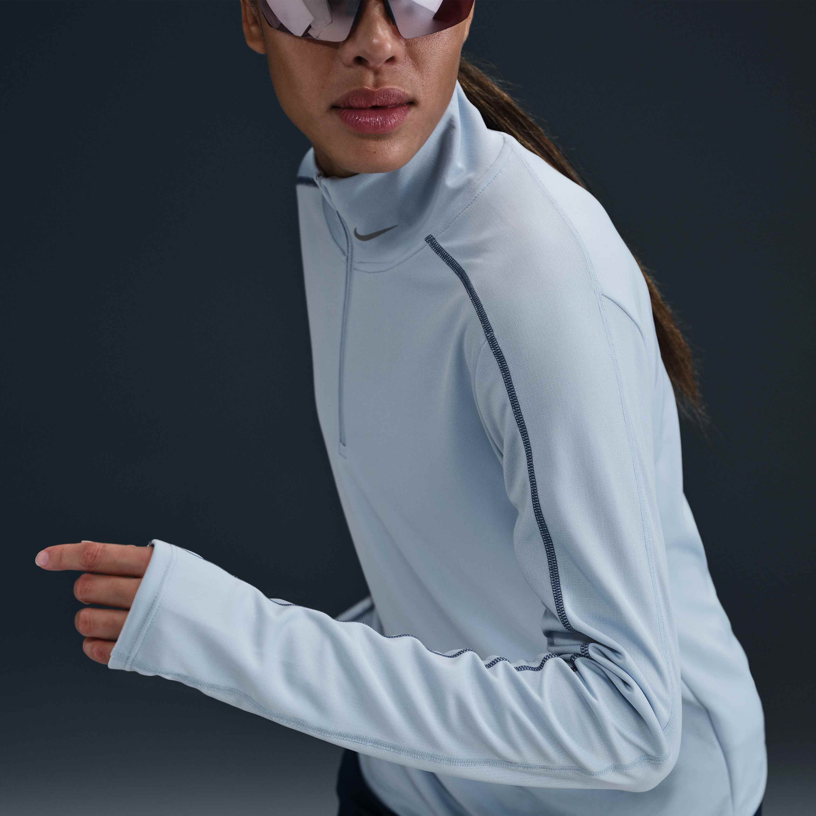 نايكي بيسر image number 5