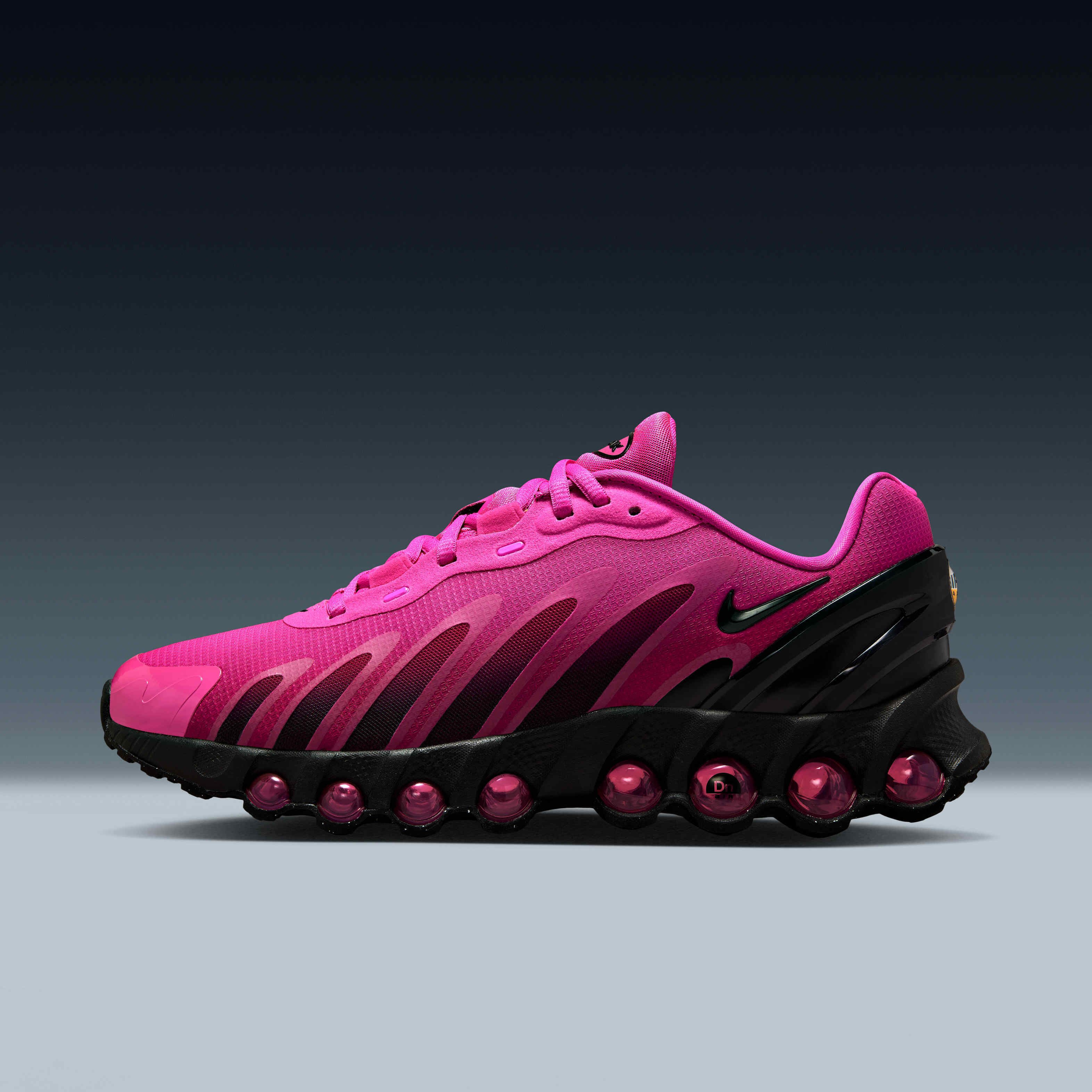 靴 Nike Women's Air Max DN8 \