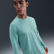 نايكي سترايد