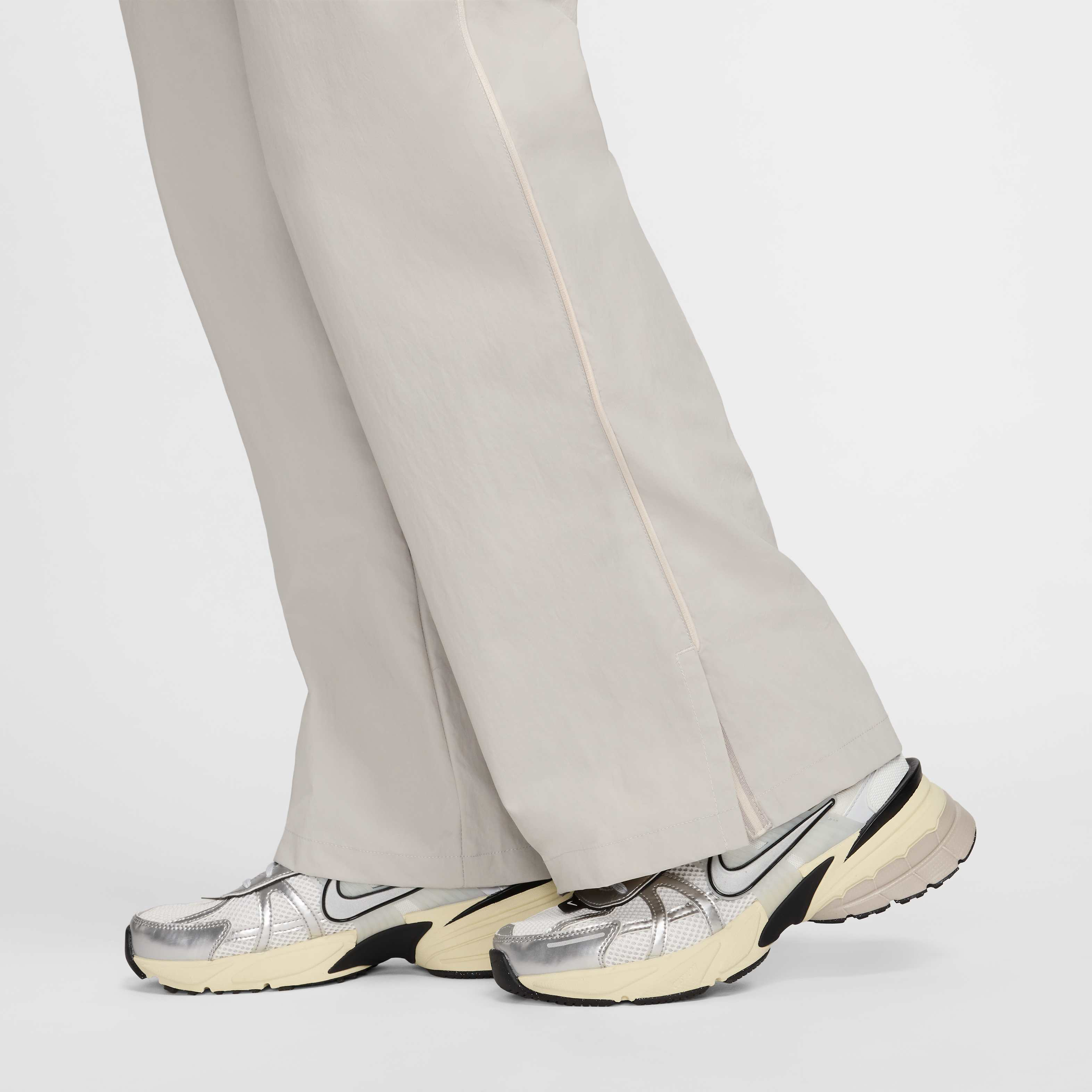 نايكي سبورتسوير كوليكشن image number 5