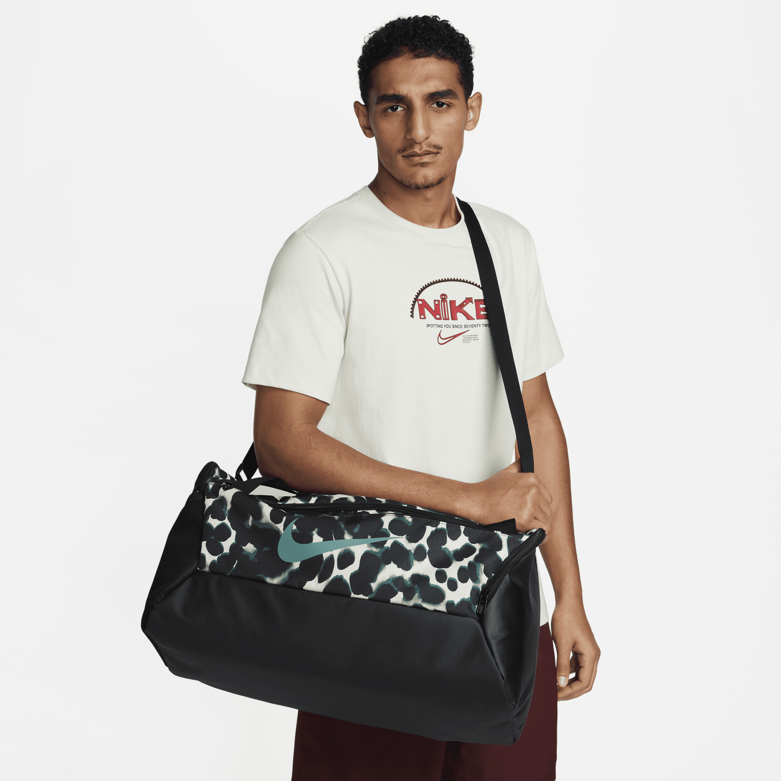 Nike brasilia hotsell duffel bag camo
