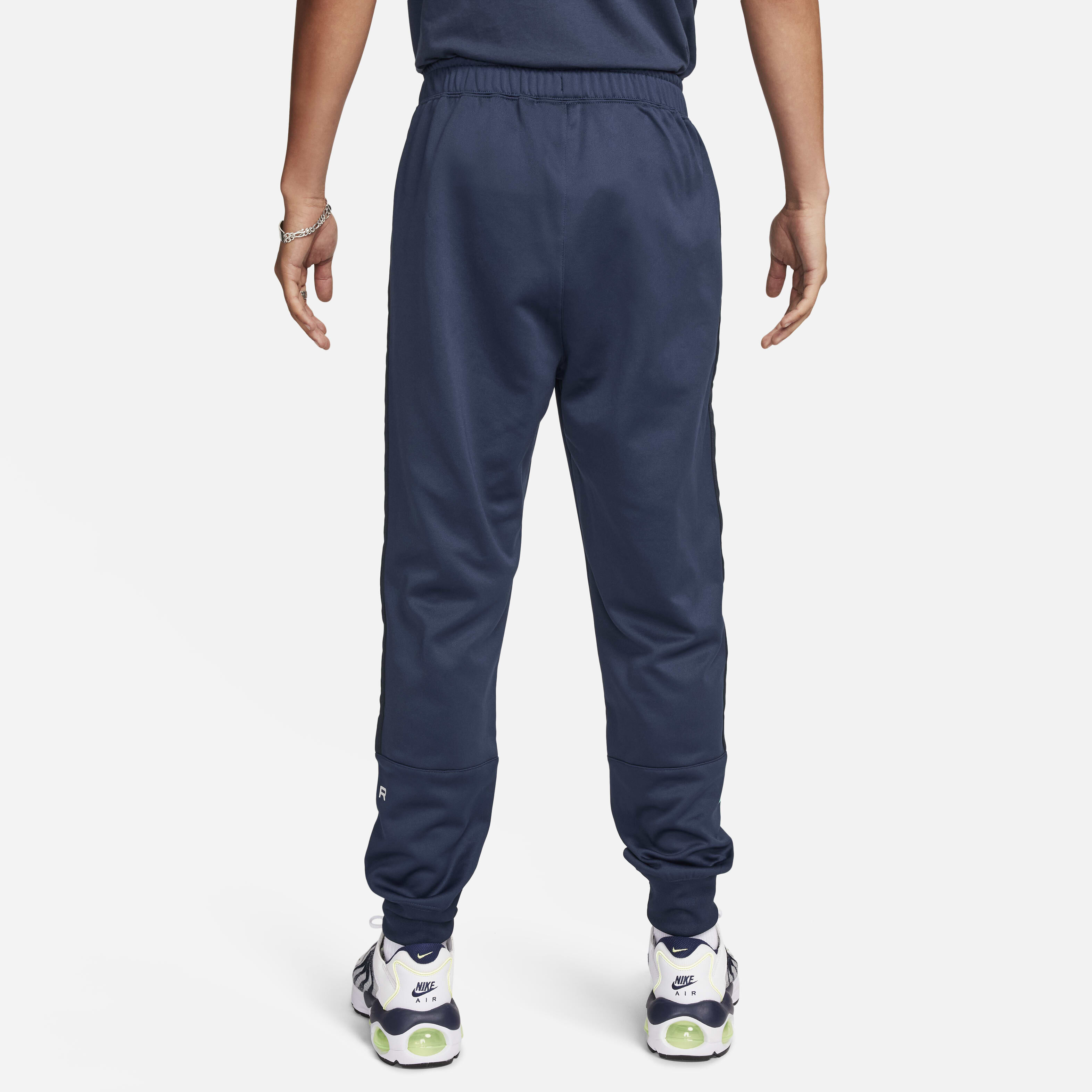 Buy Nike Air Men s Joggers Nike Saudi Official