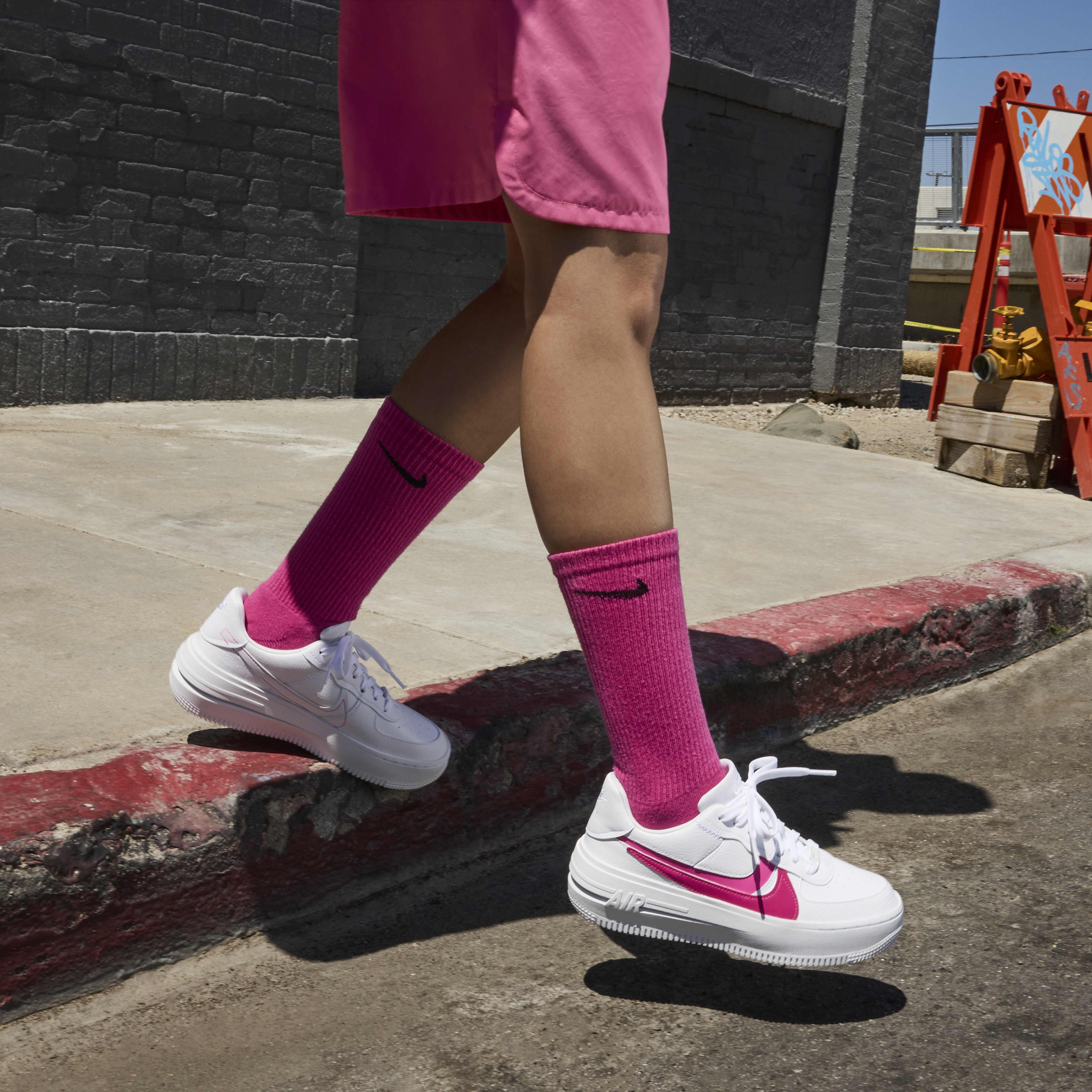 スニーカー Nike Air Force 1 PLT.AF.ORM Medium Soft Pink Amazon | Nike レディース スタンダード スタイルネーム