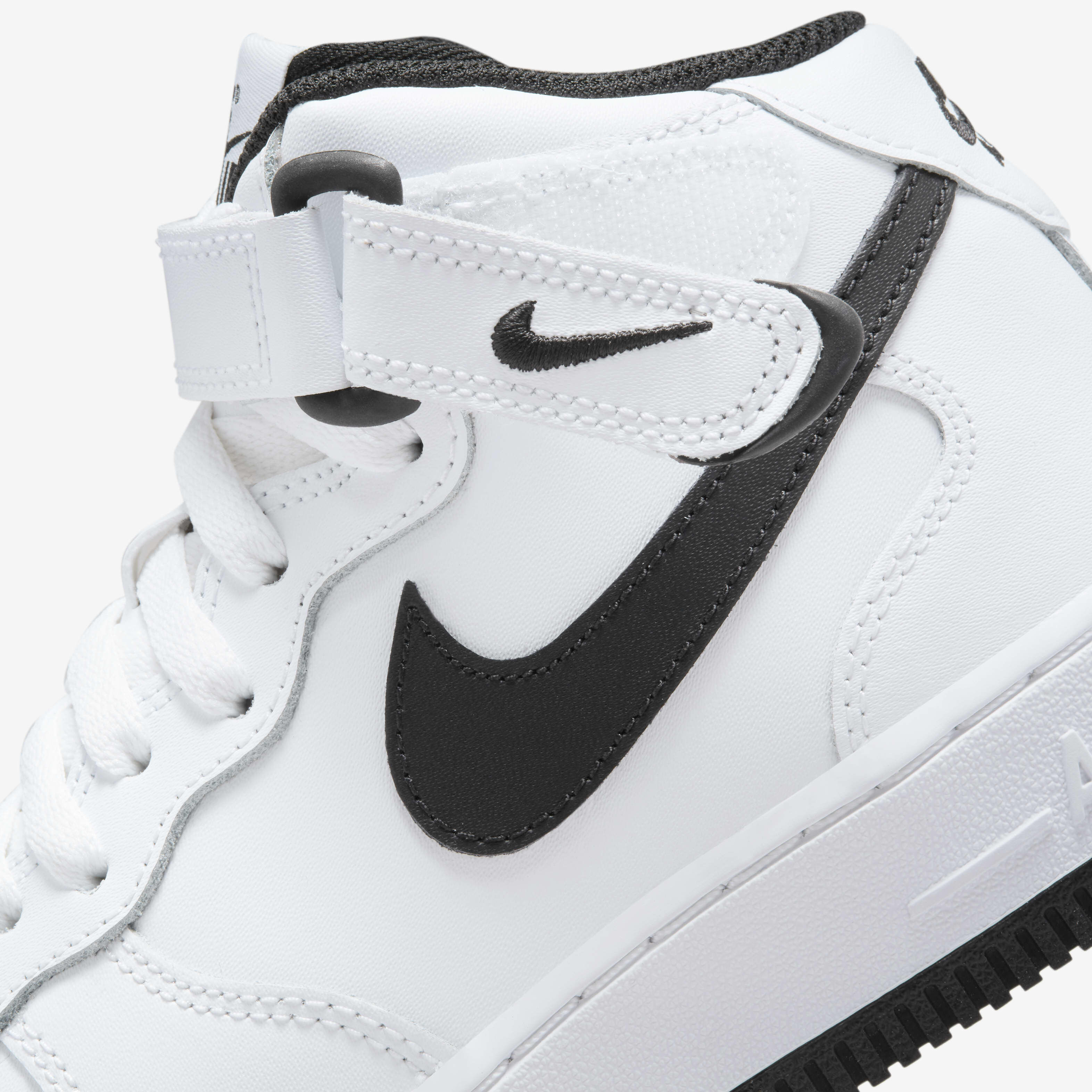 Nike Air Force 1 Mid LE image number 8