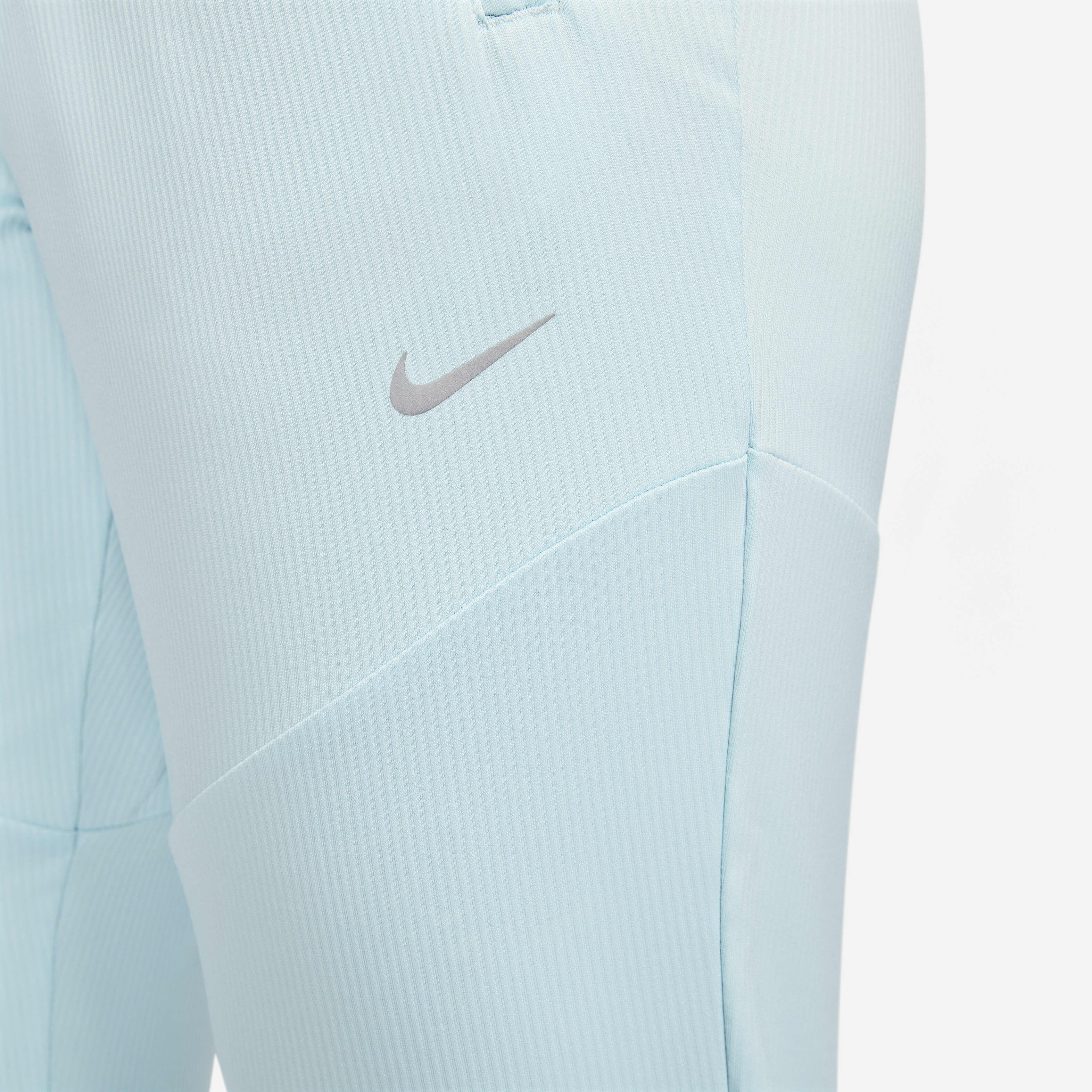 Nike Dri-FIT Essential image number 3